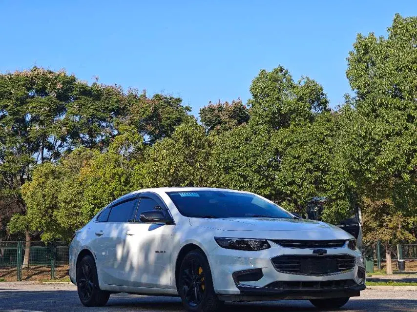 2018 CHEVROLET MALIBU thumbnail 3