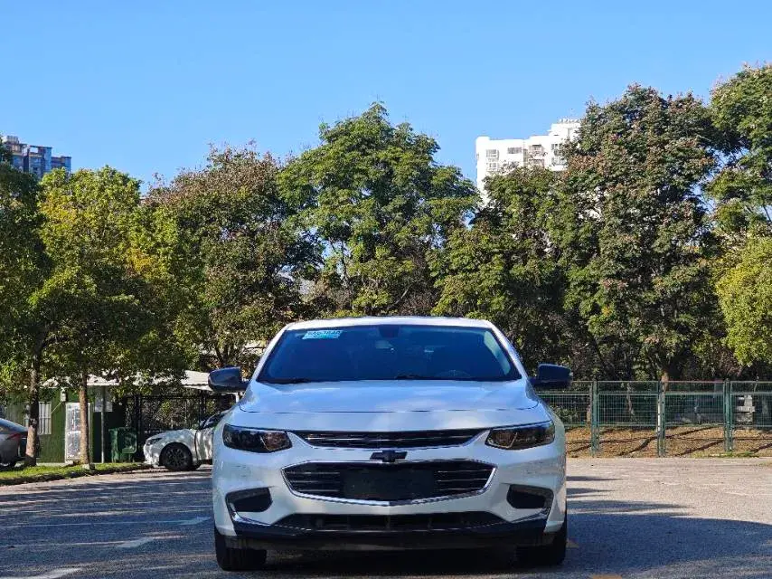 2018 CHEVROLET MALIBU thumbnail 2
