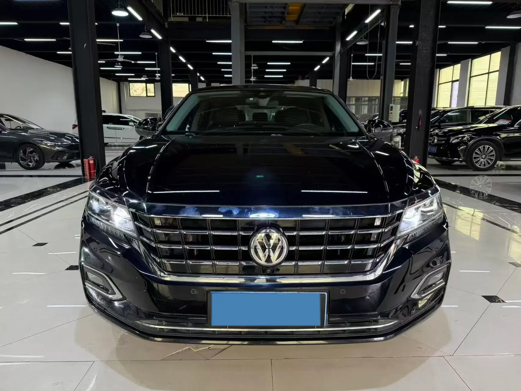 2019 VOLKSWAGEN PASSAT thumbnail 2