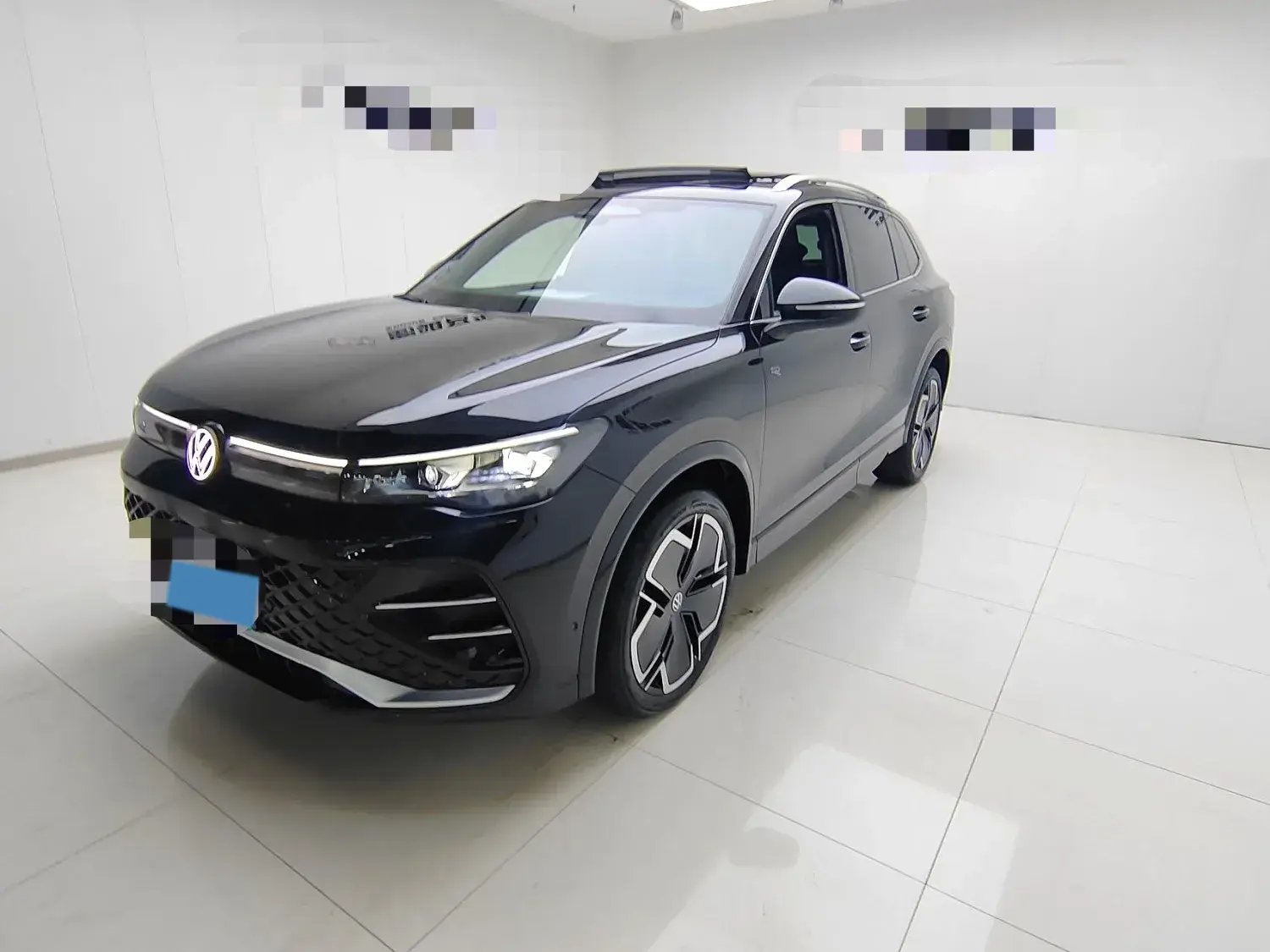 2024 VOLKSWAGEN TIGUAN view 1