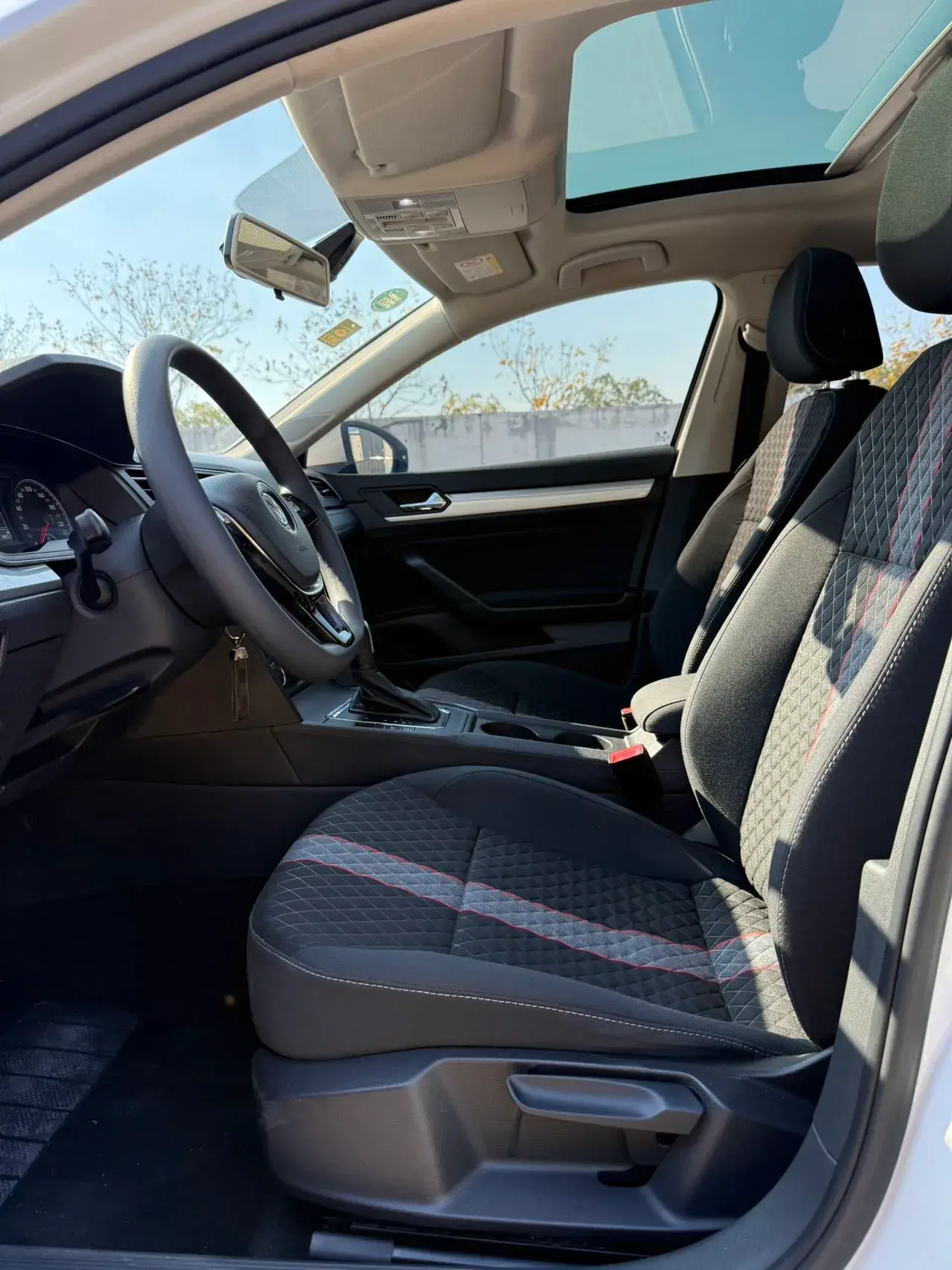 2019 VOLKSWAGEN LAMANDO thumbnail 3