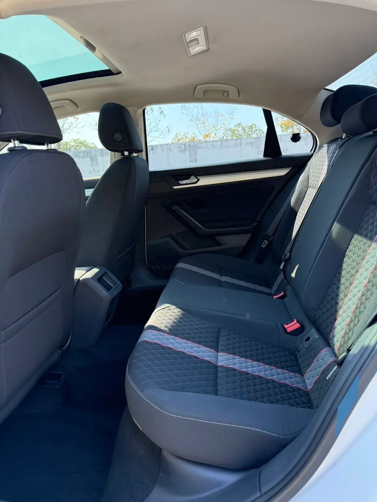 2019 VOLKSWAGEN LAMANDO thumbnail 4