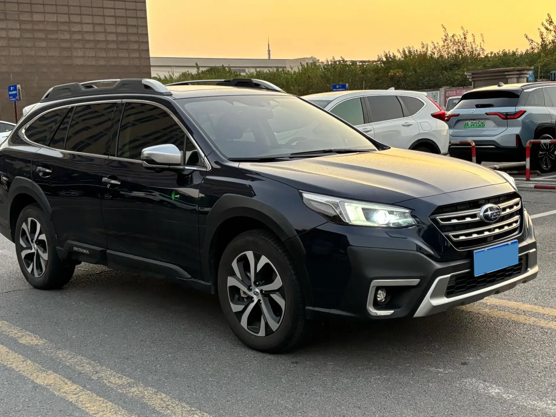 2021 SUBARU OUTBACK thumbnail 3
