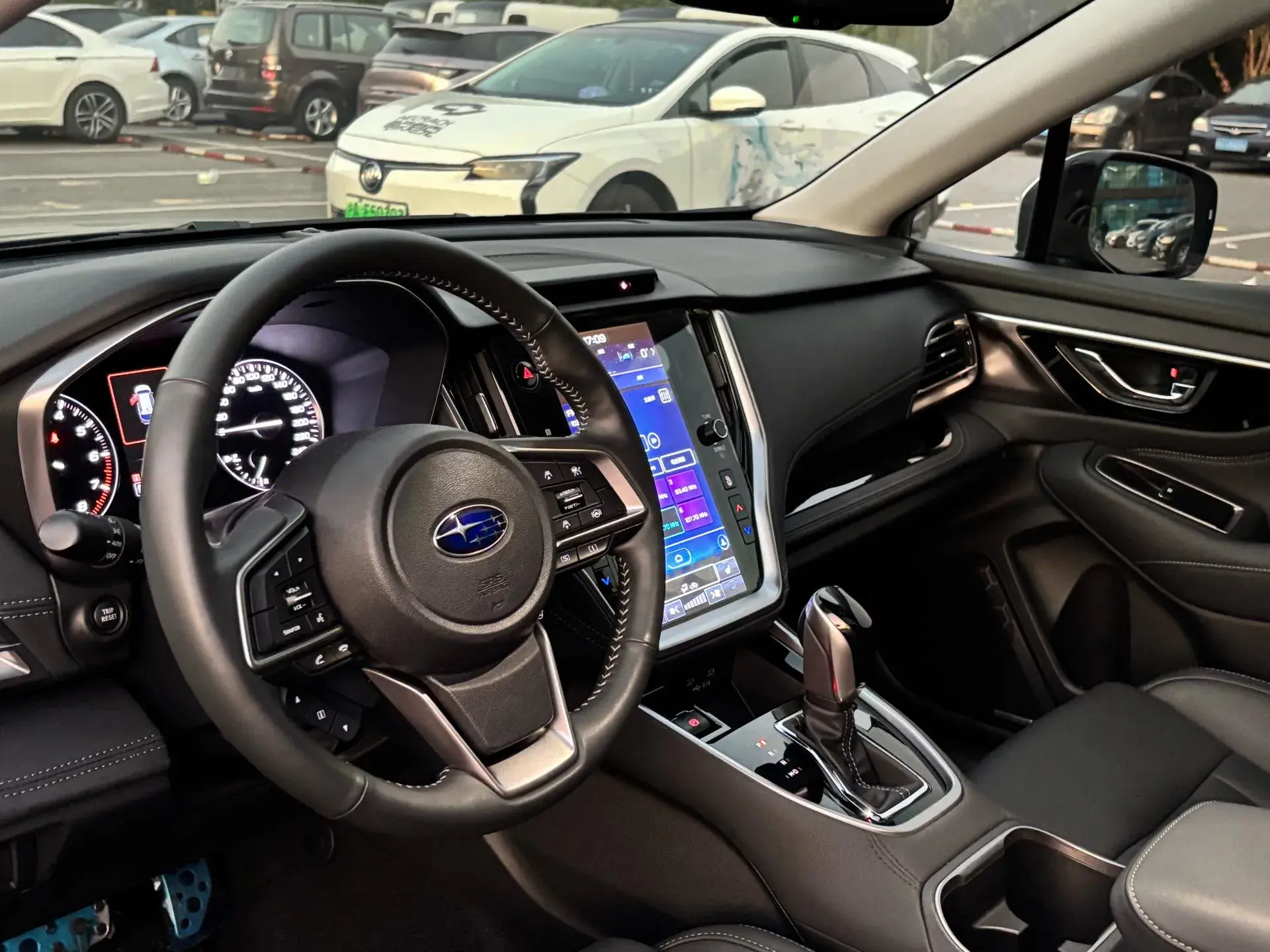 2021 SUBARU OUTBACK thumbnail 4