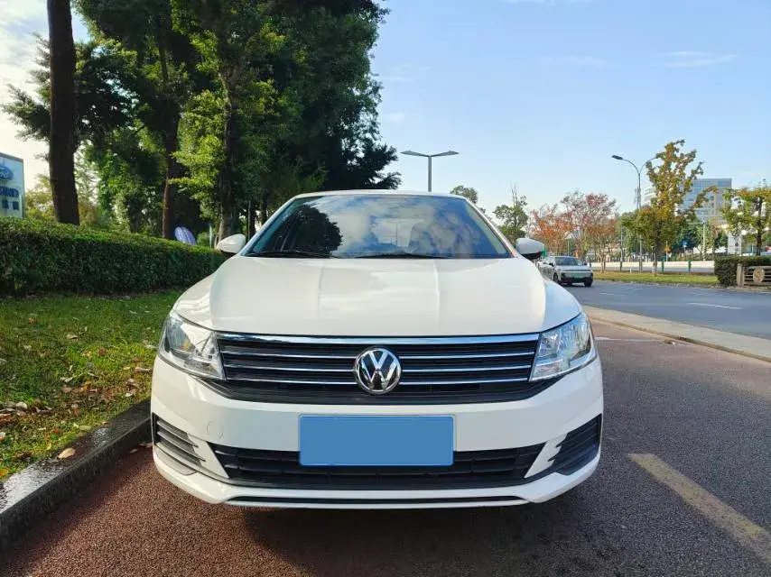 2019 VOLKSWAGEN LAVIDA thumbnail 2