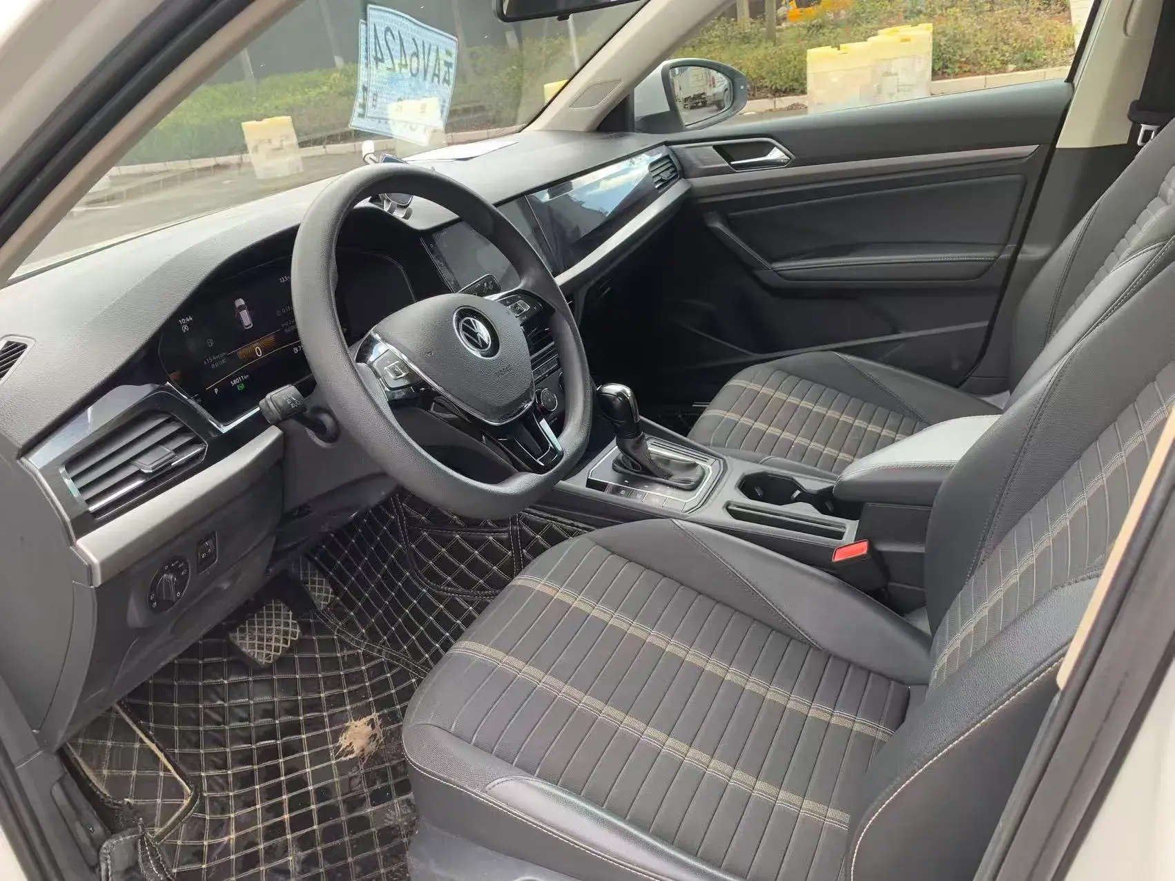 2021 VOLKSWAGEN LAVIDA thumbnail 4