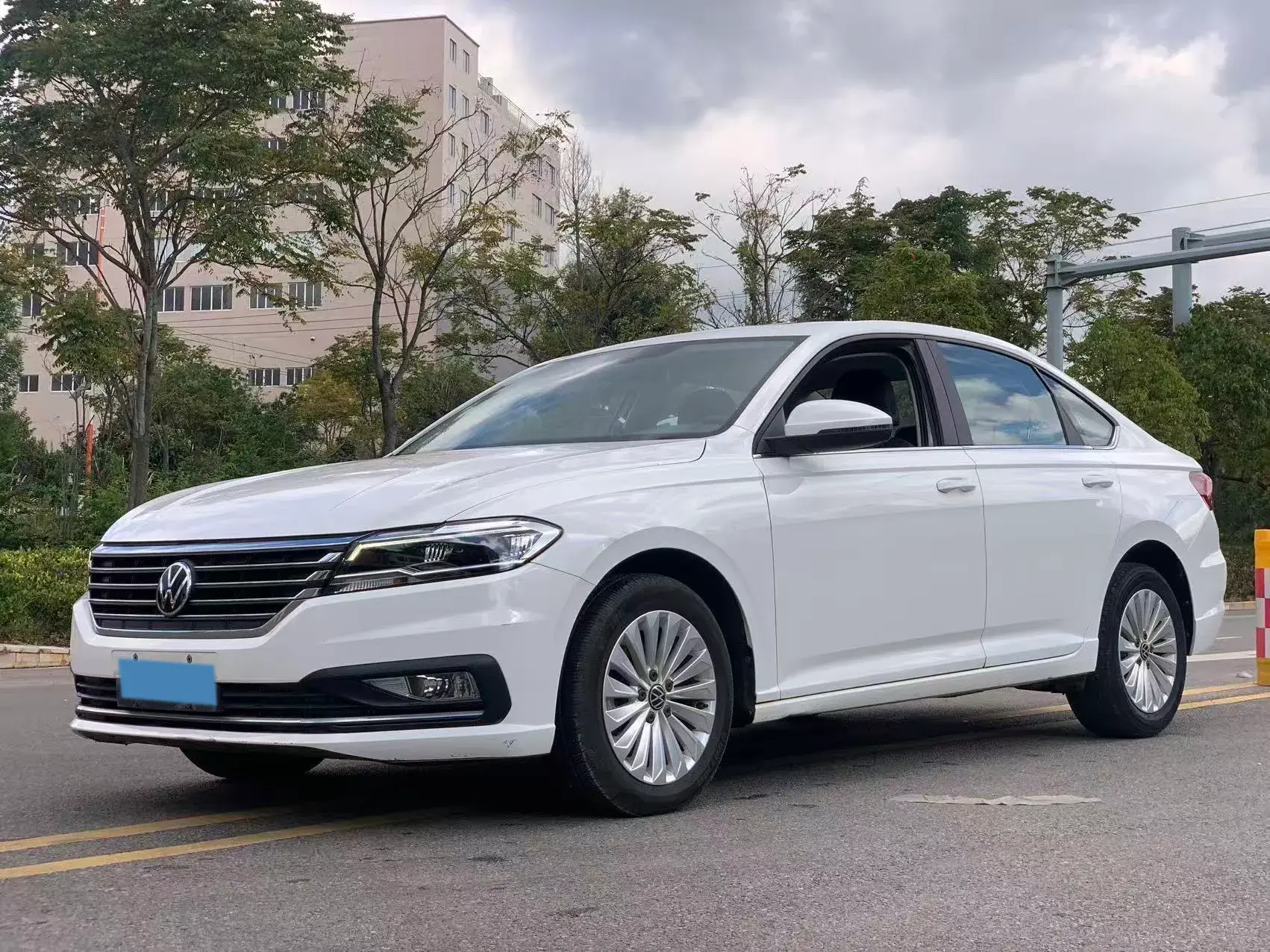 2021 VOLKSWAGEN LAVIDA view 1