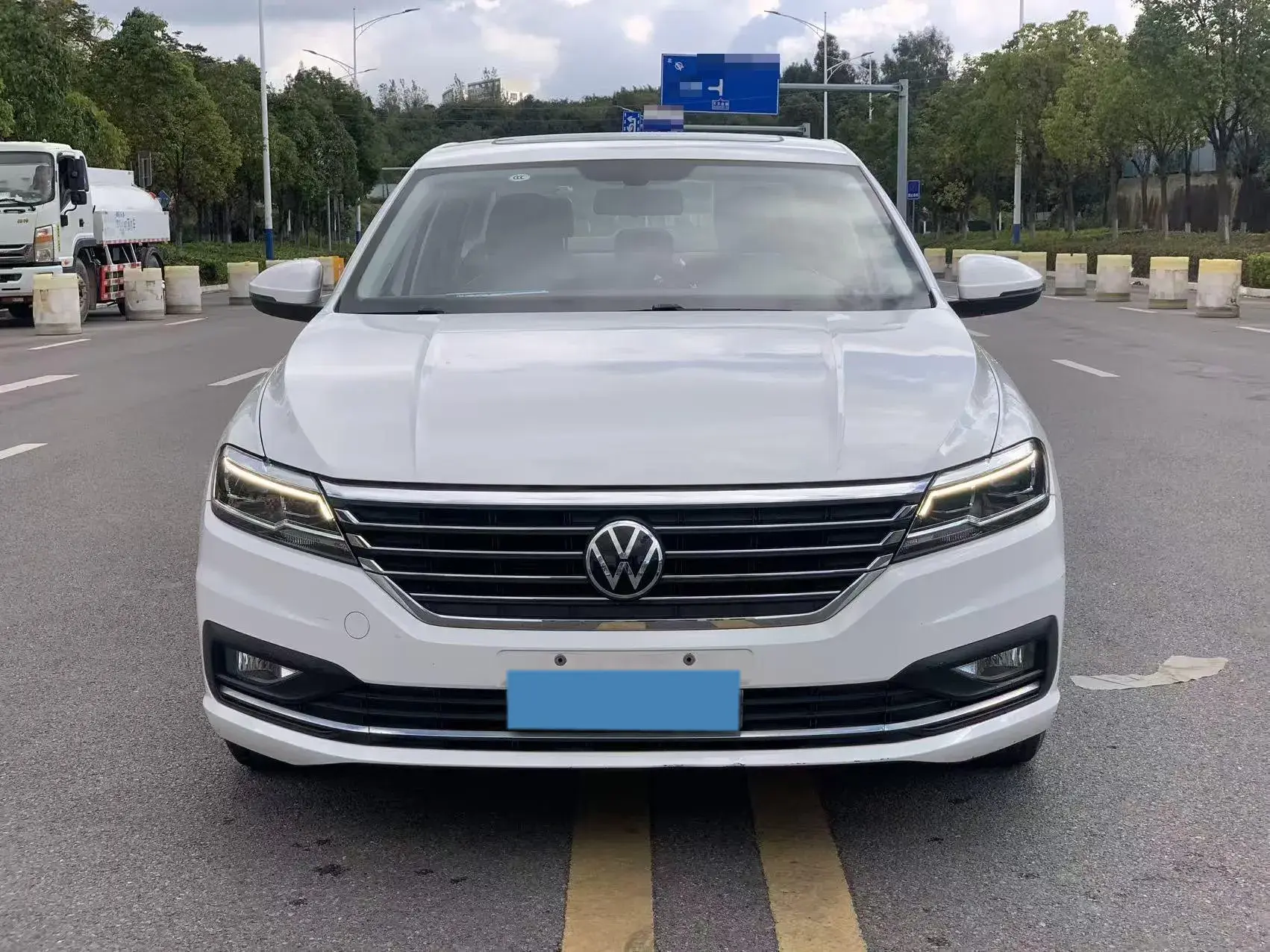 2021 VOLKSWAGEN LAVIDA thumbnail 2