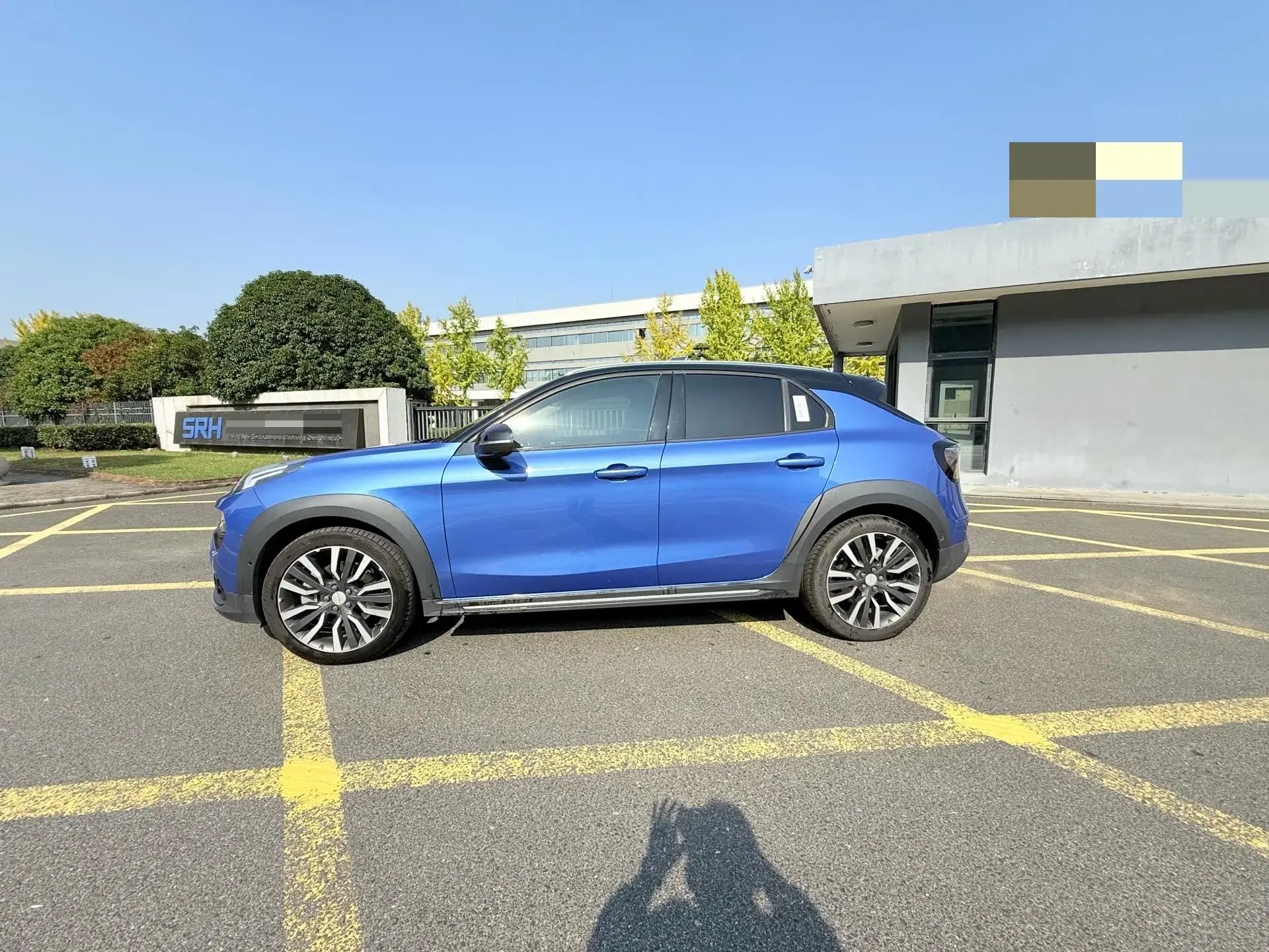 2019 LYNK&CO 02 thumbnail 3