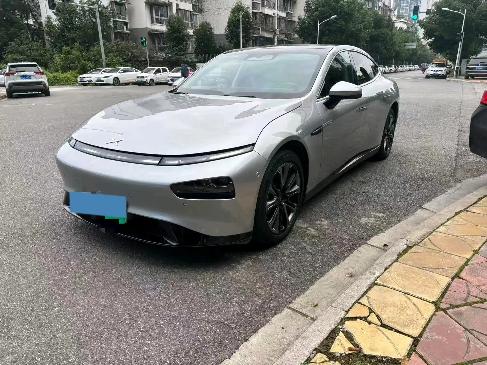 2022 XPENG P7 view 1