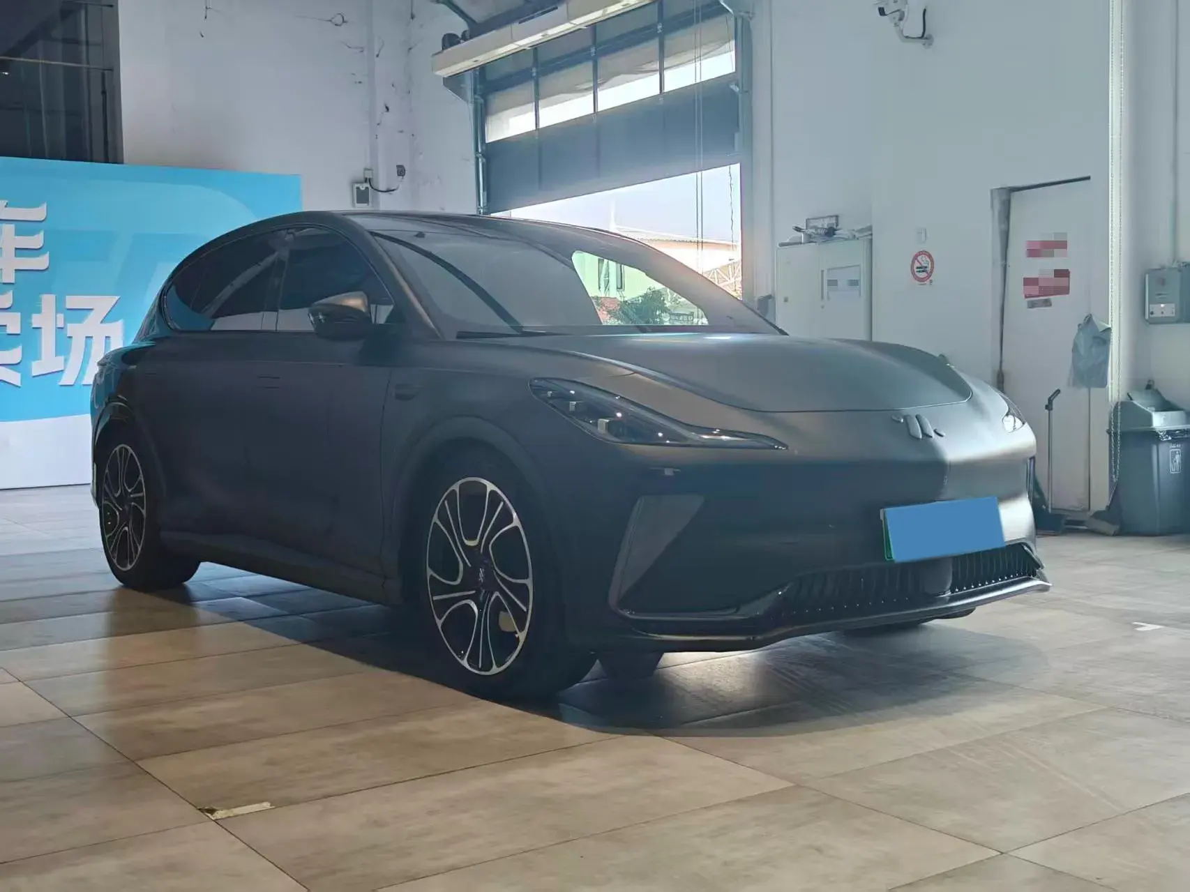 2023 IM LS7 thumbnail 3