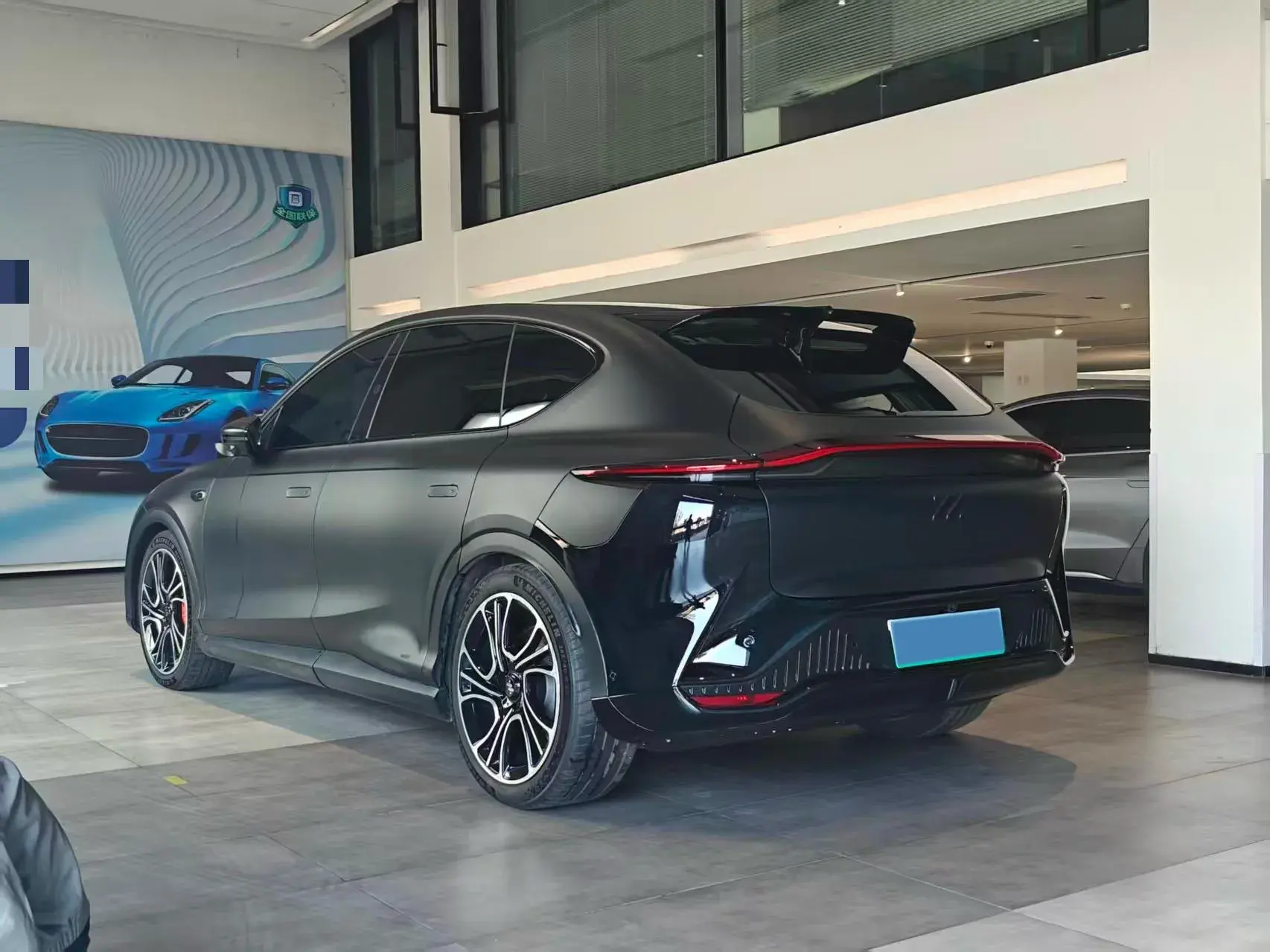 2023 IM LS7 thumbnail 4