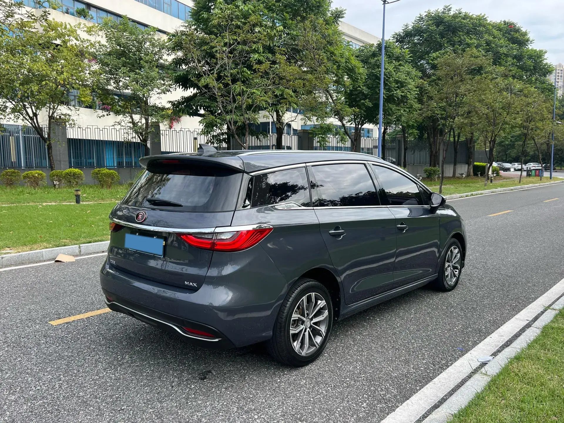 2019 BYD SONG thumbnail 4