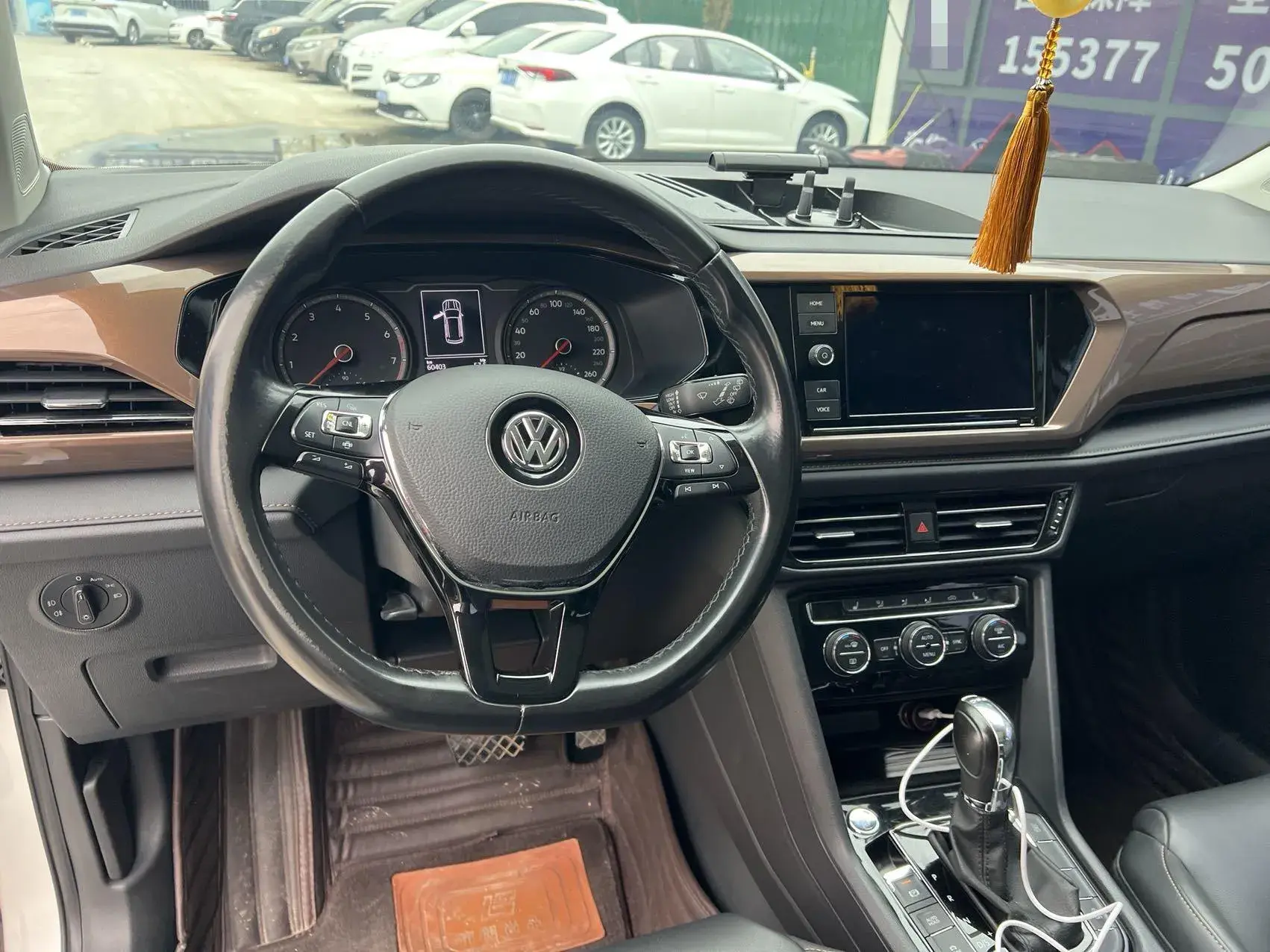 2019 VOLKSWAGEN THARU thumbnail 3