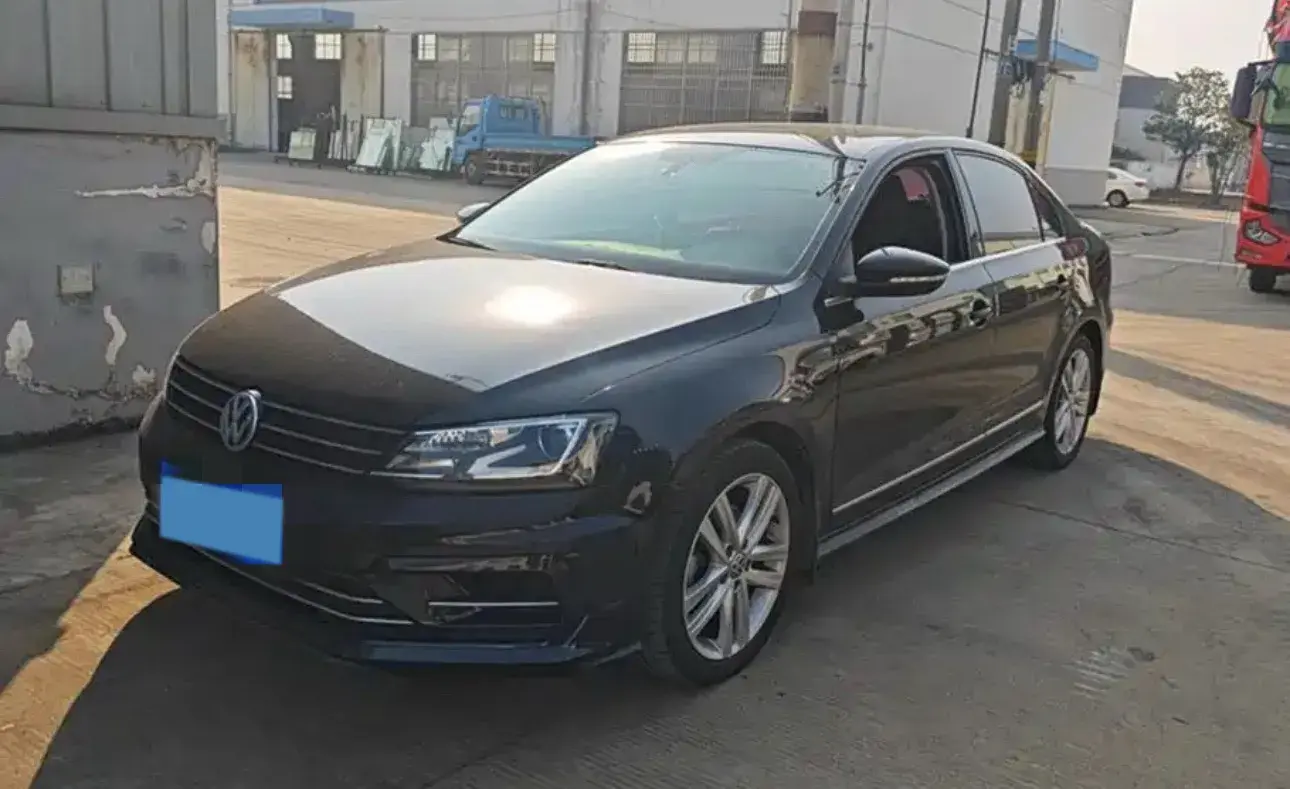 2018 Volkswagen Sagitar 1.4T 150HP L4 7DCT
