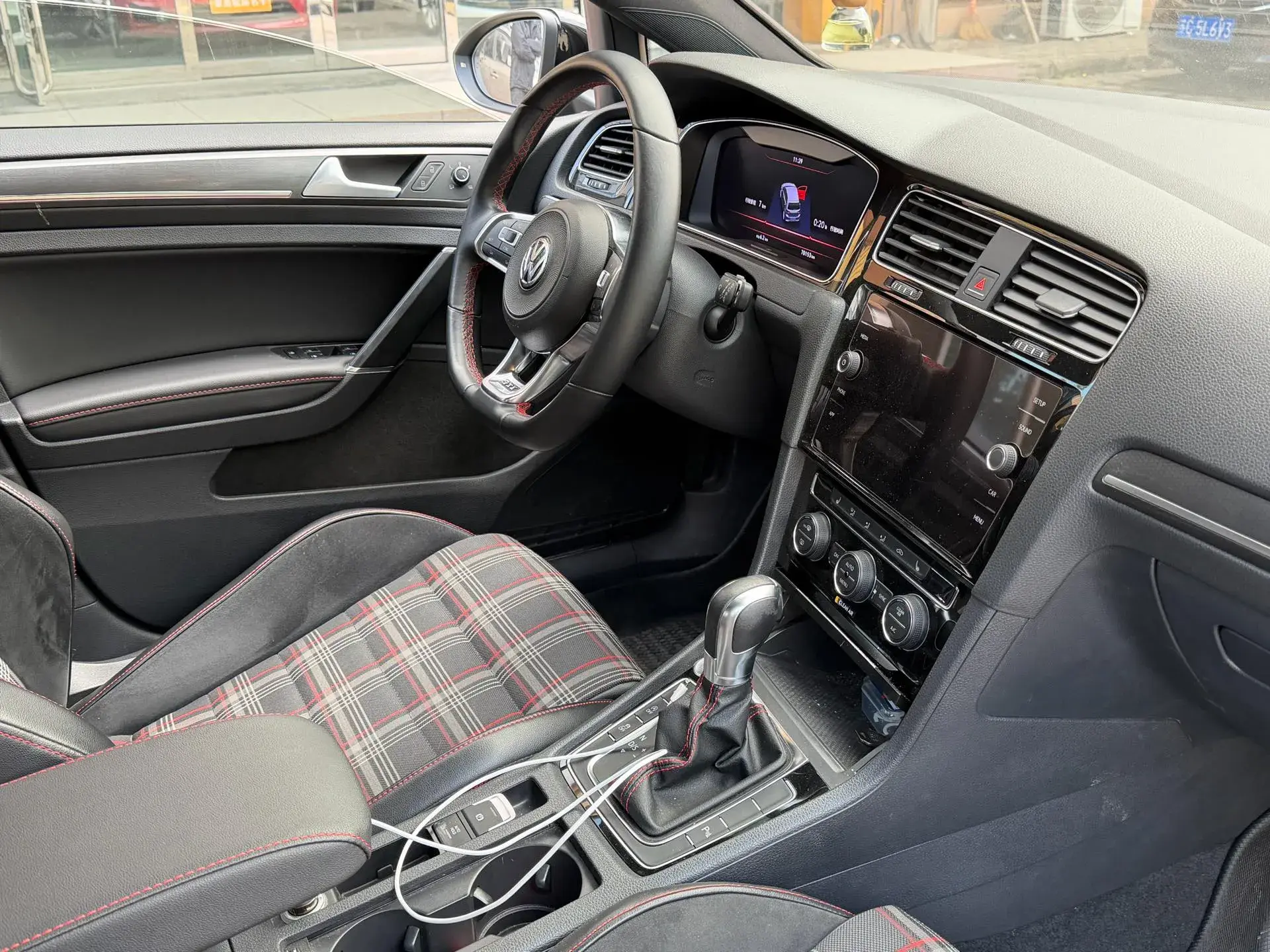 2018 VOLKSWAGEN GOLFGTI thumbnail 2