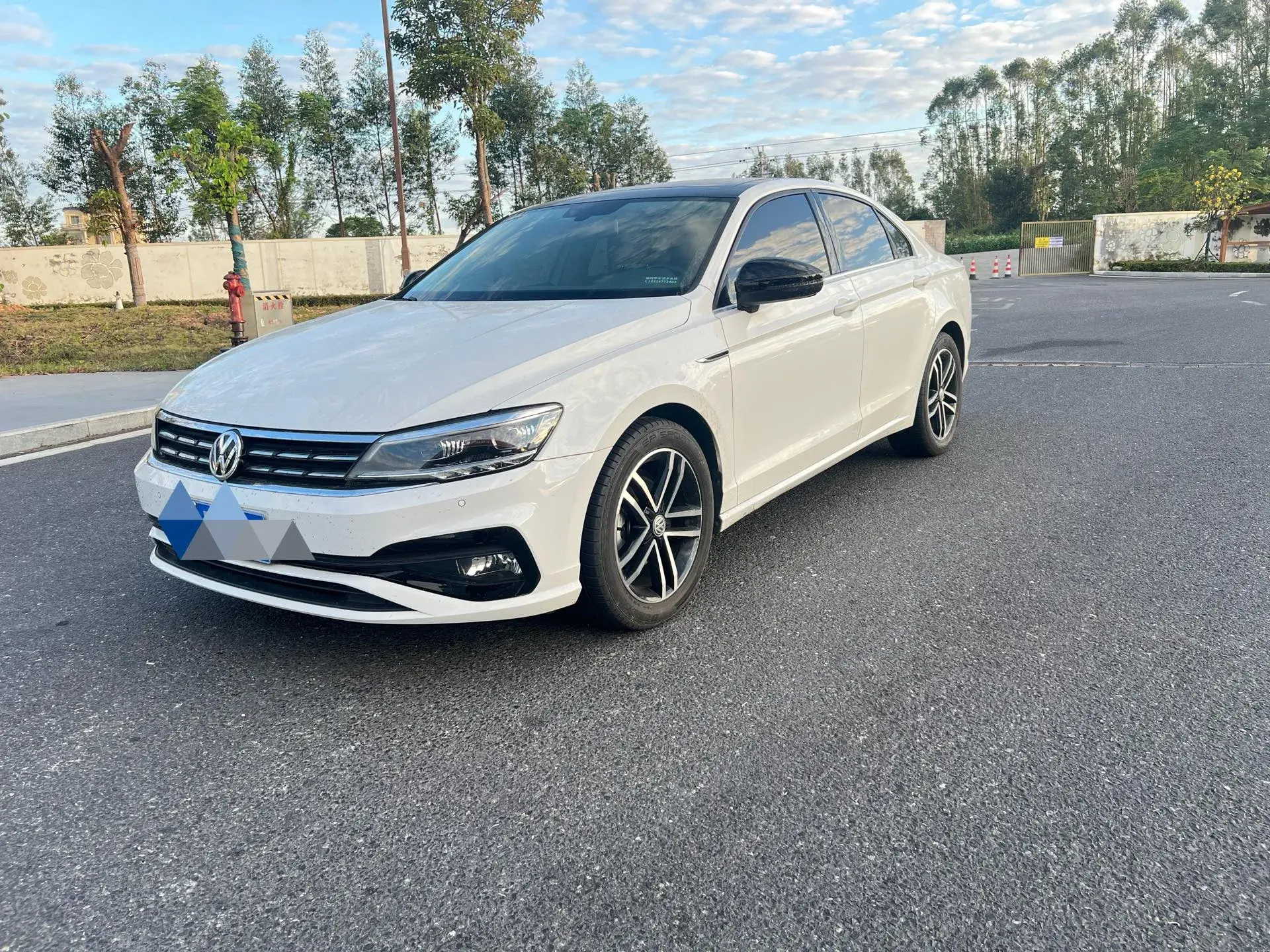 2019 VOLKSWAGEN LAMANDO thumbnail 2