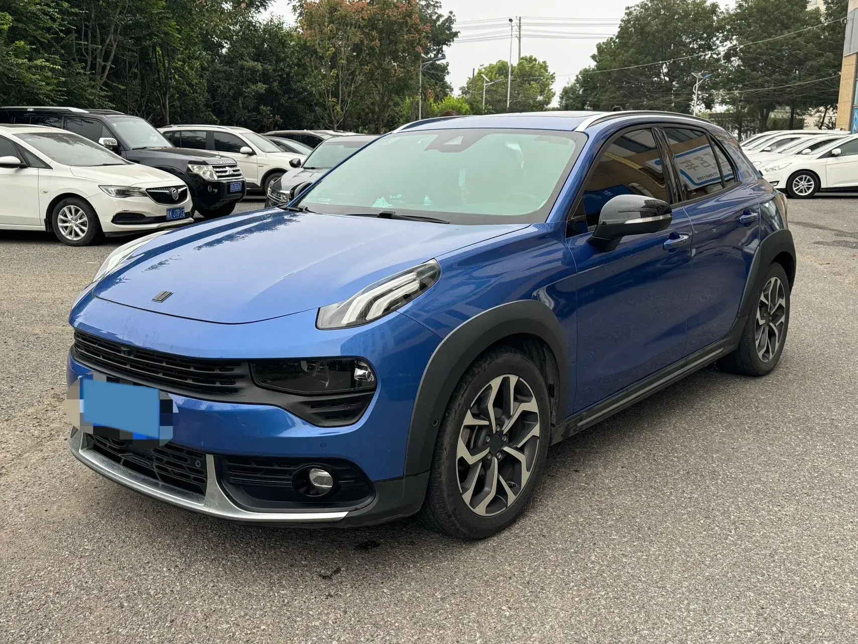 2018 LYNK&CO 02 view 1