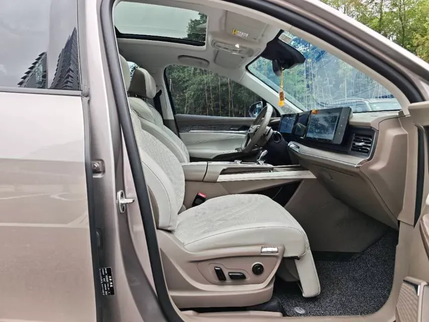 2023 Roewe RX9 2.0T 242HP L4 9AT,autocango,china used car exporter,china ev exporter,chinese used car exporter,chinese used ev exporter