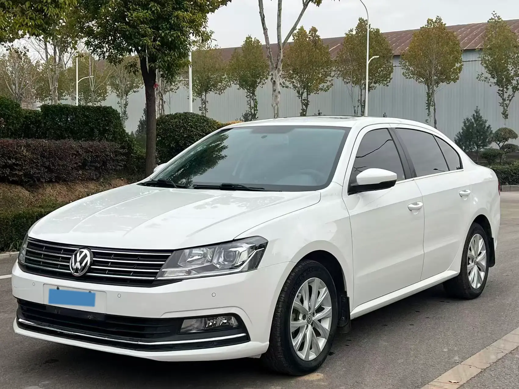 2017 VOLKSWAGEN LAVIDA view 1