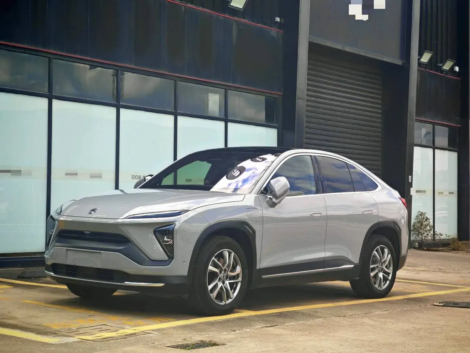 2020 NIO EC6 view 1