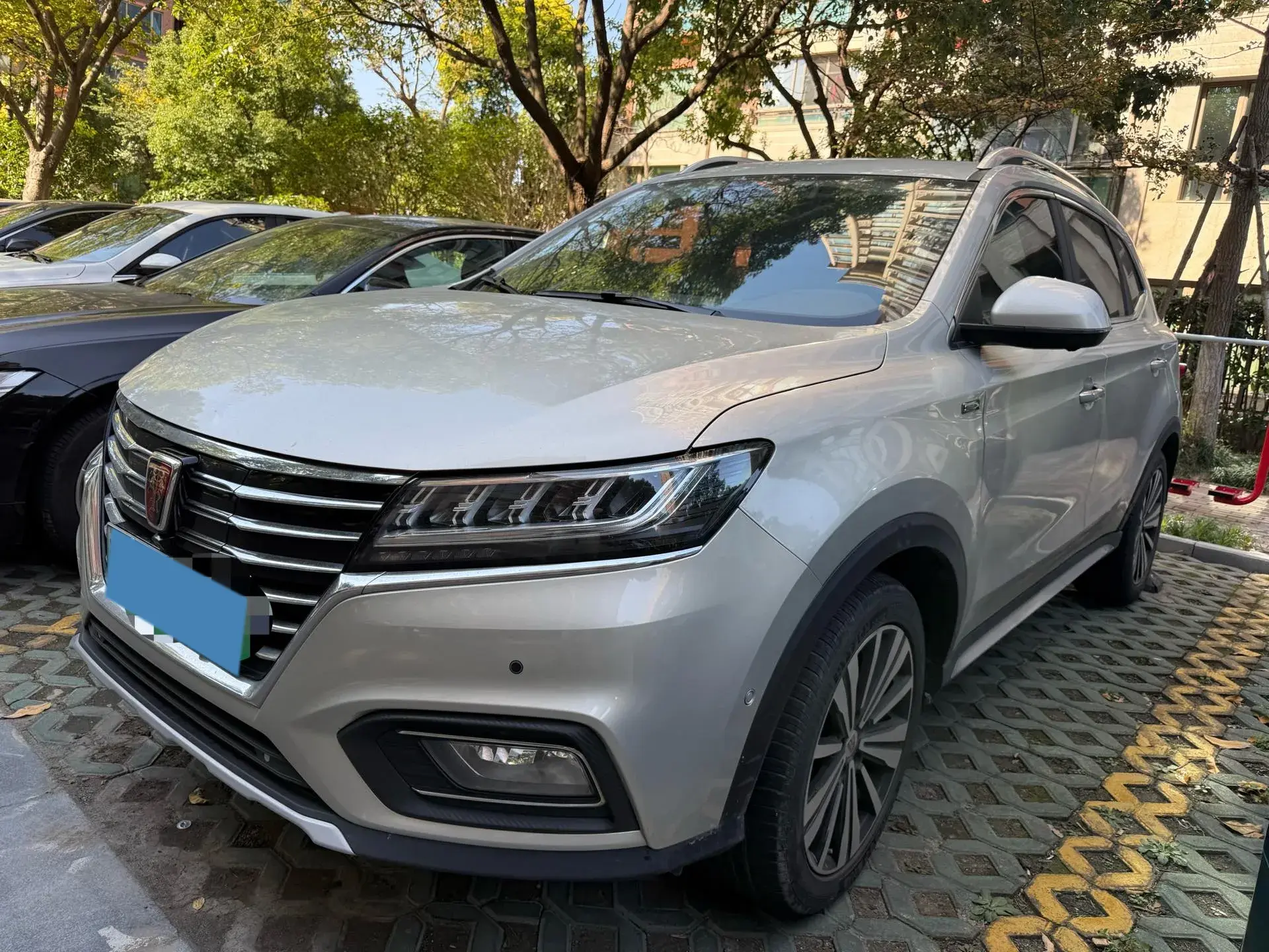 2017 ROEWE RX5 view 1
