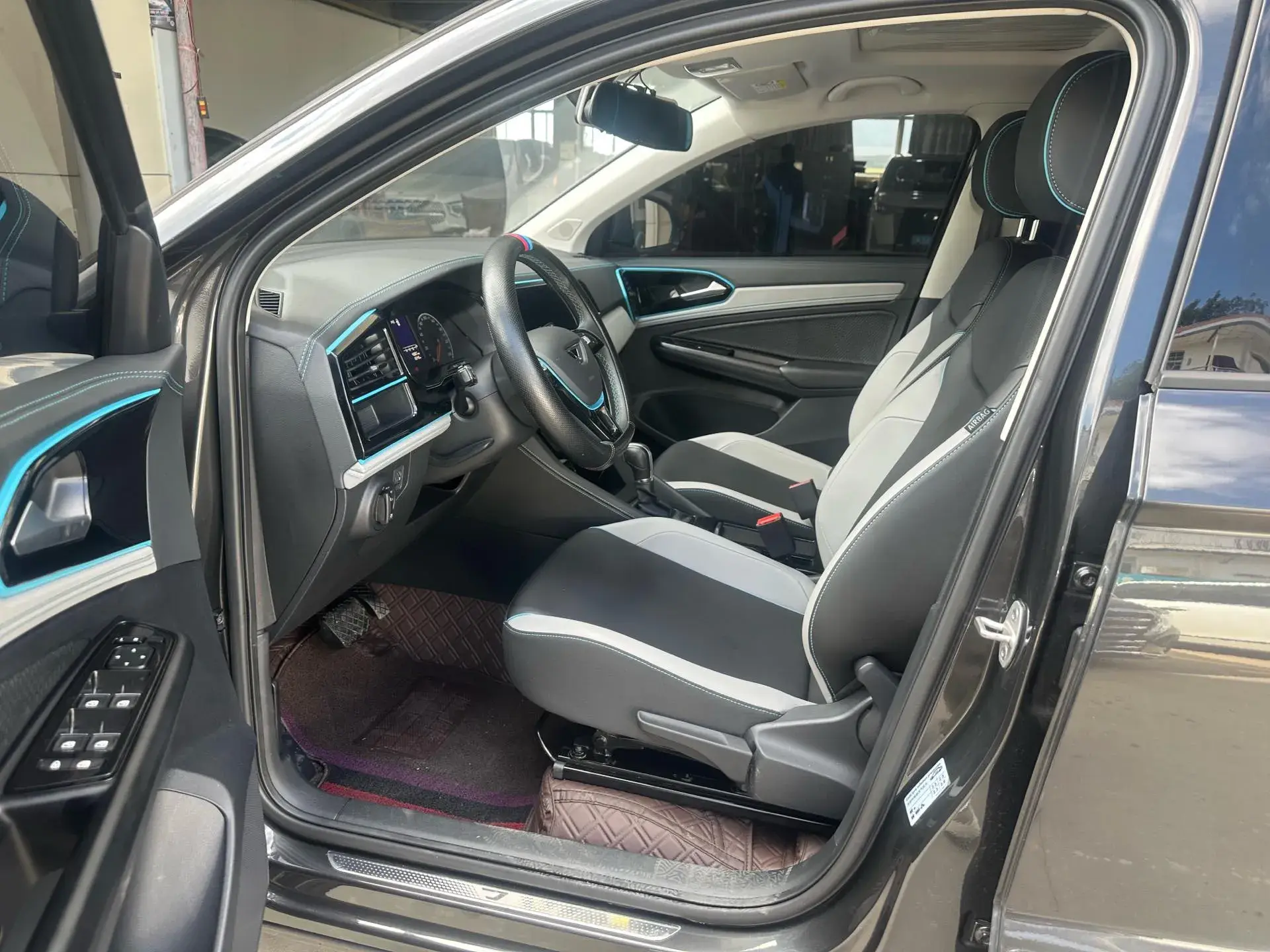 2023 JETTA VS5 thumbnail 4