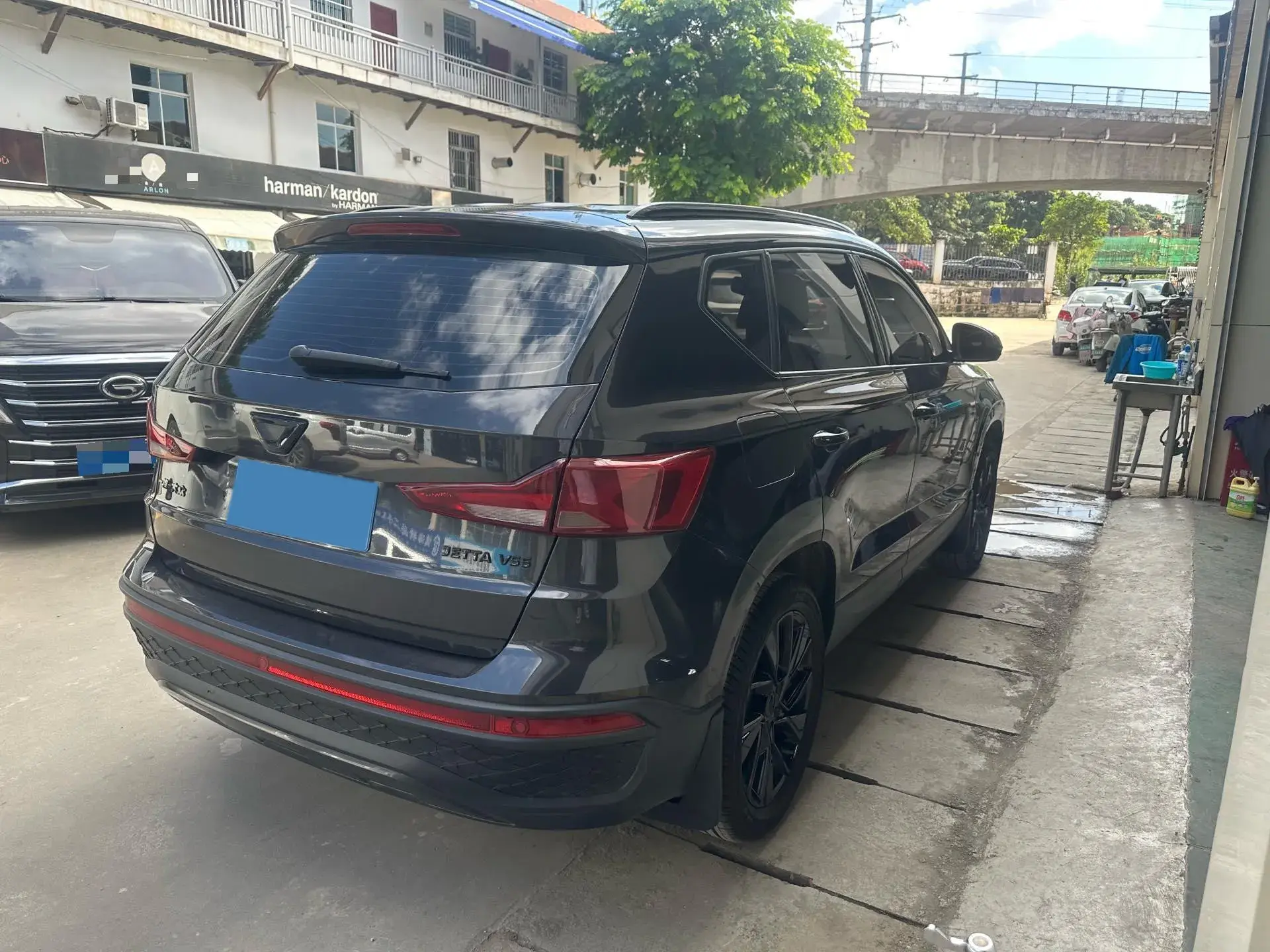 2023 JETTA VS5 thumbnail 3