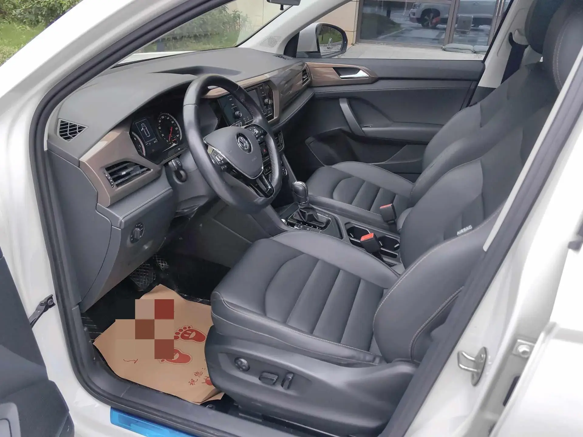 2021 VOLKSWAGEN THARU thumbnail 4