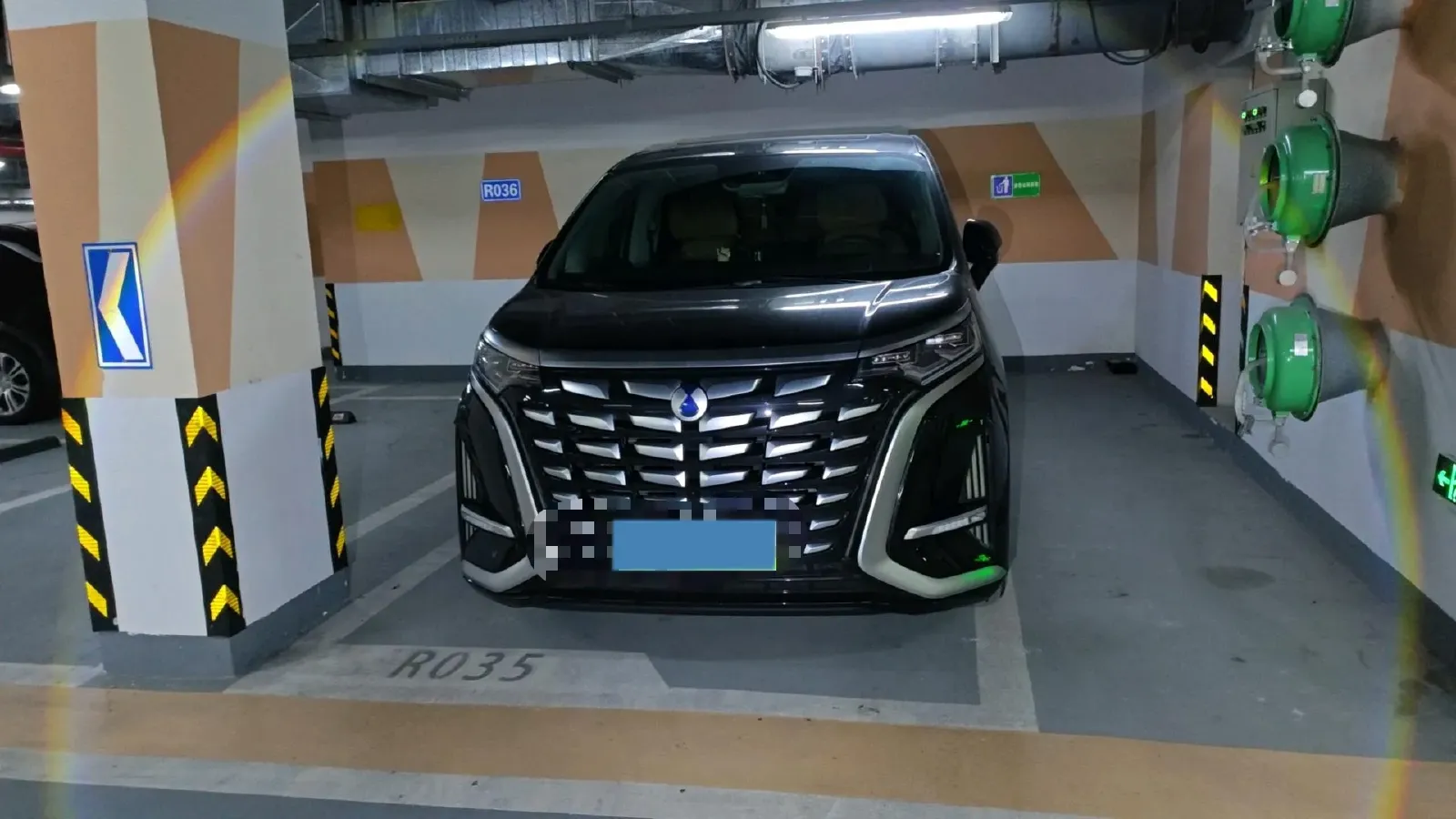 2022 Denza D9 1.5T 139HP L4 E-CVT PHEV 40.06KWH,autocango,china used car exporter,china ev exporter,chinese used car exporter,chinese used ev exporter