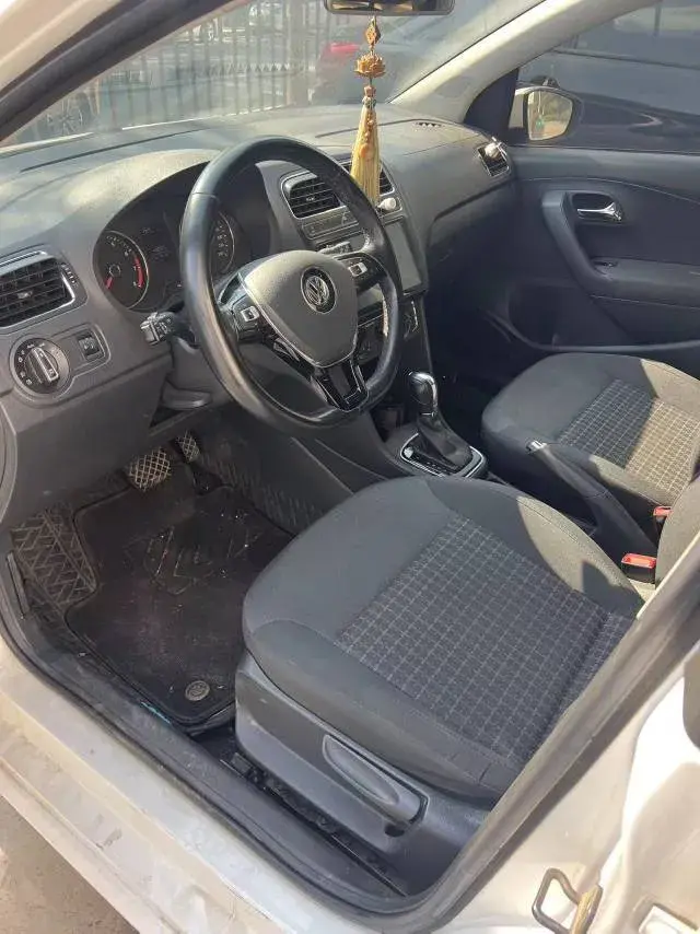 2018 VOLKSWAGEN POLO thumbnail 3