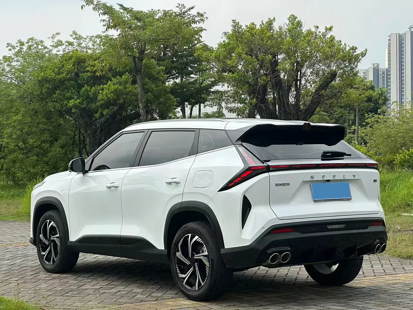 2023 GEELY AZKARRA thumbnail 4