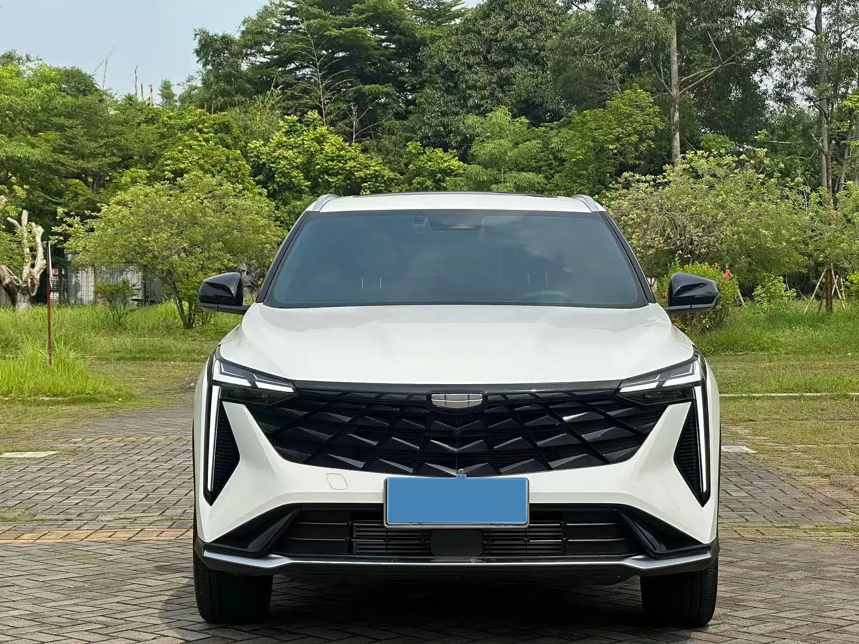 2023 GEELY AZKARRA thumbnail 2