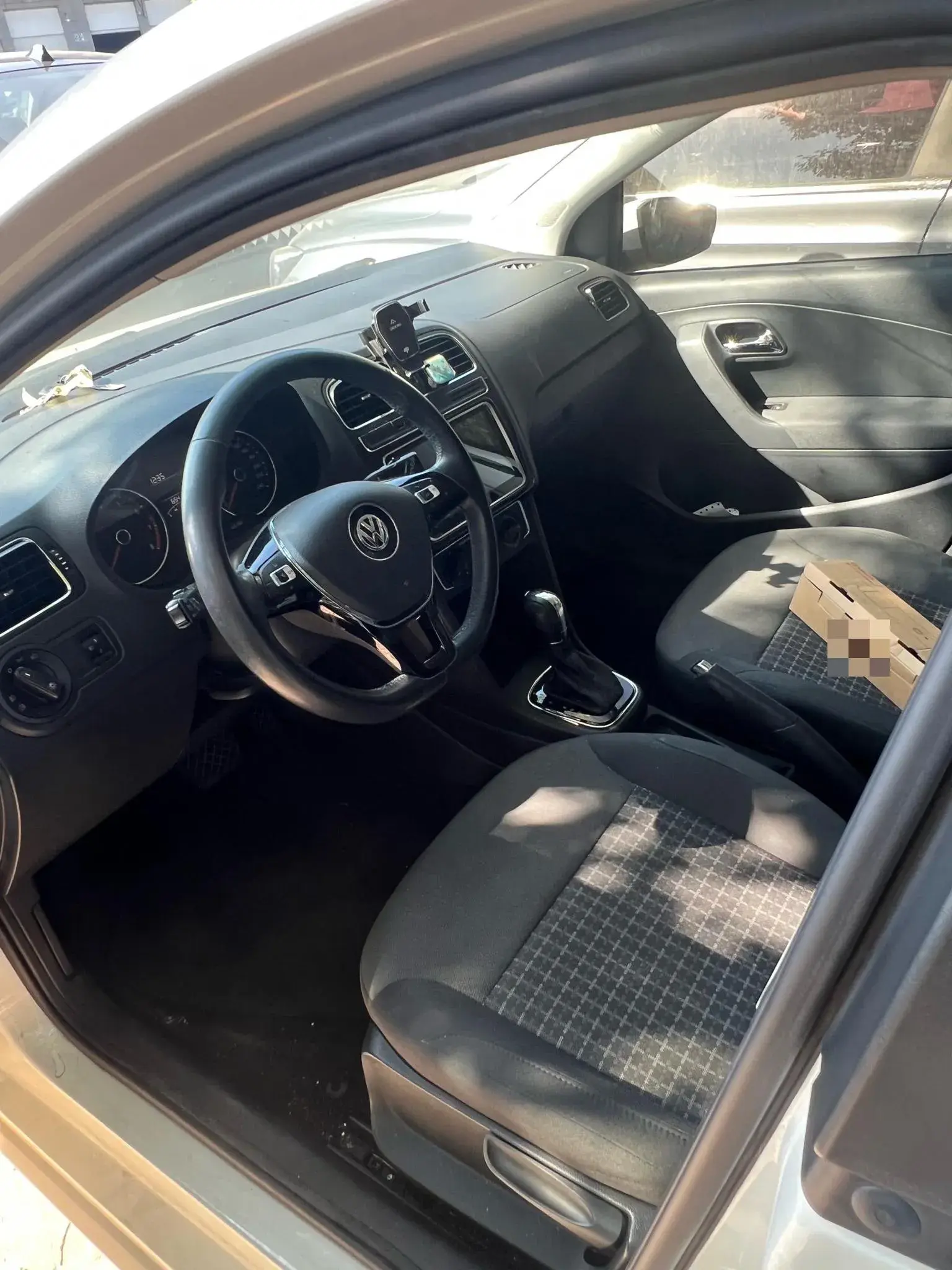 2016 VOLKSWAGEN POLO thumbnail 4