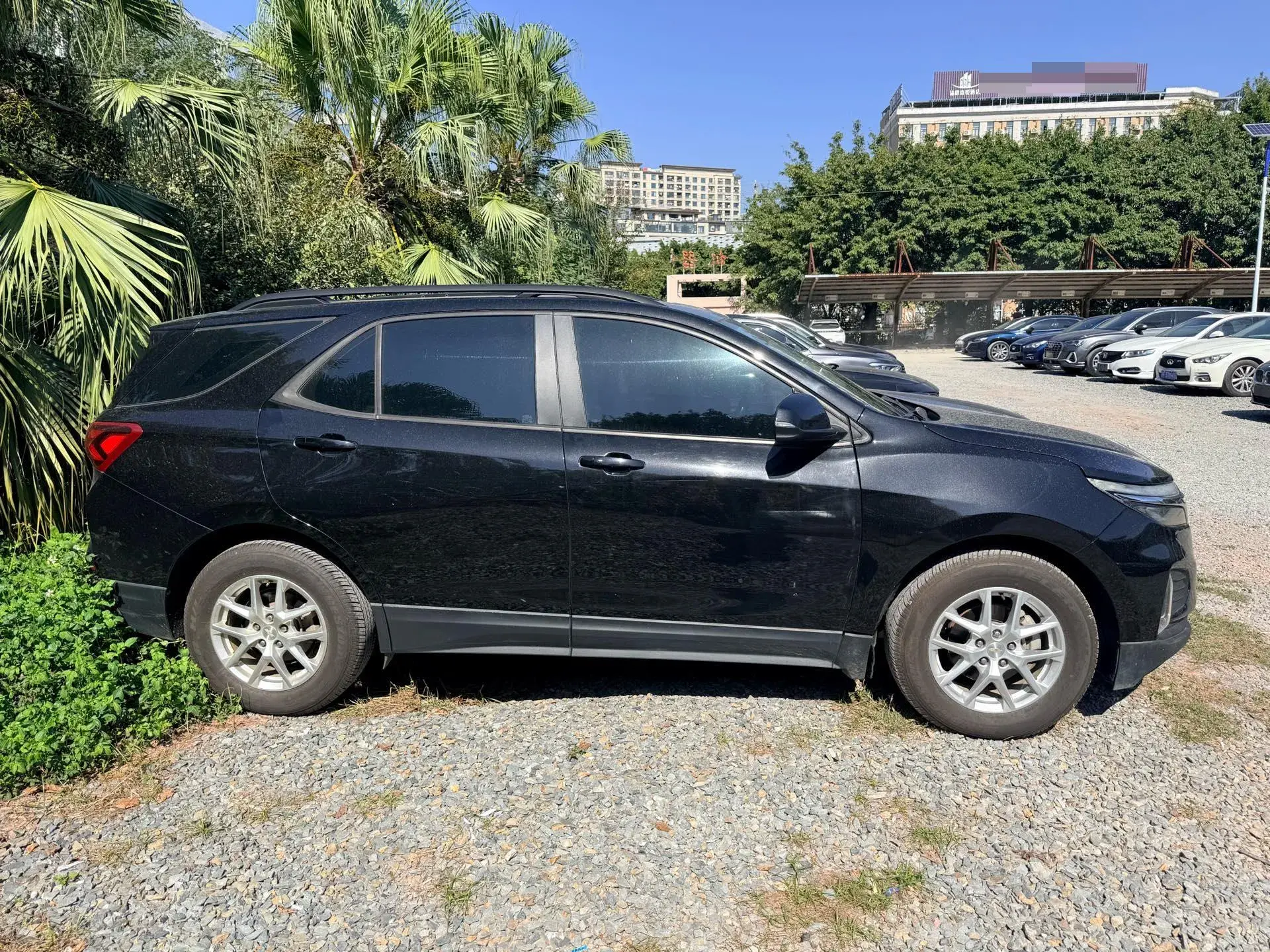 2021 CHEVROLET EQUINOX thumbnail 4