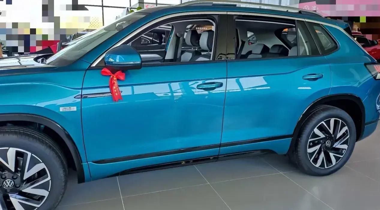 2023 VOLKSWAGEN TAYRON thumbnail 2