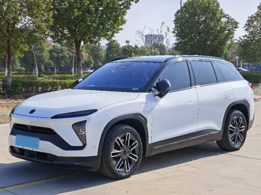 2020 NIO ES6 view 1
