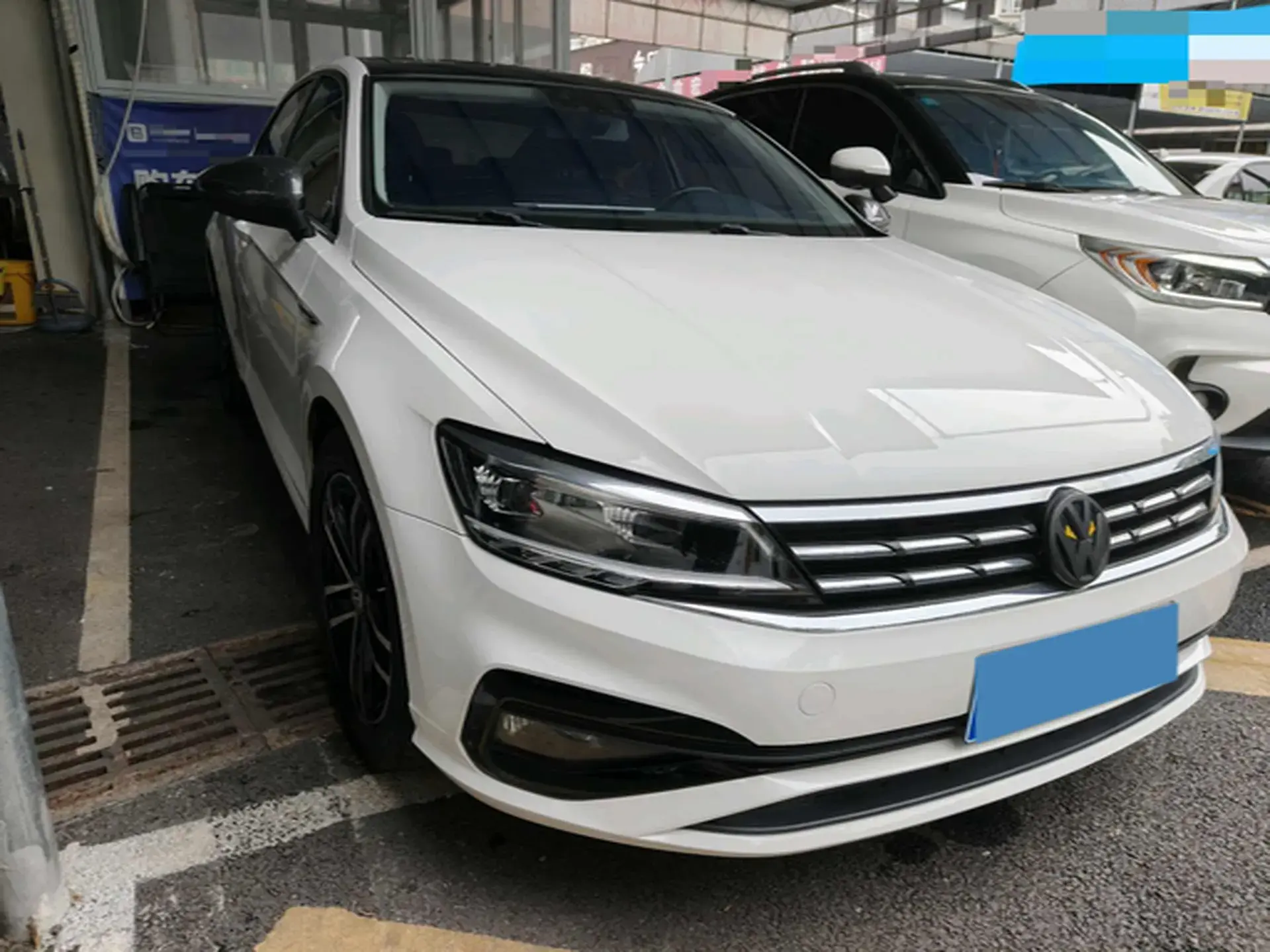 2021 VOLKSWAGEN LAMANDO thumbnail 3