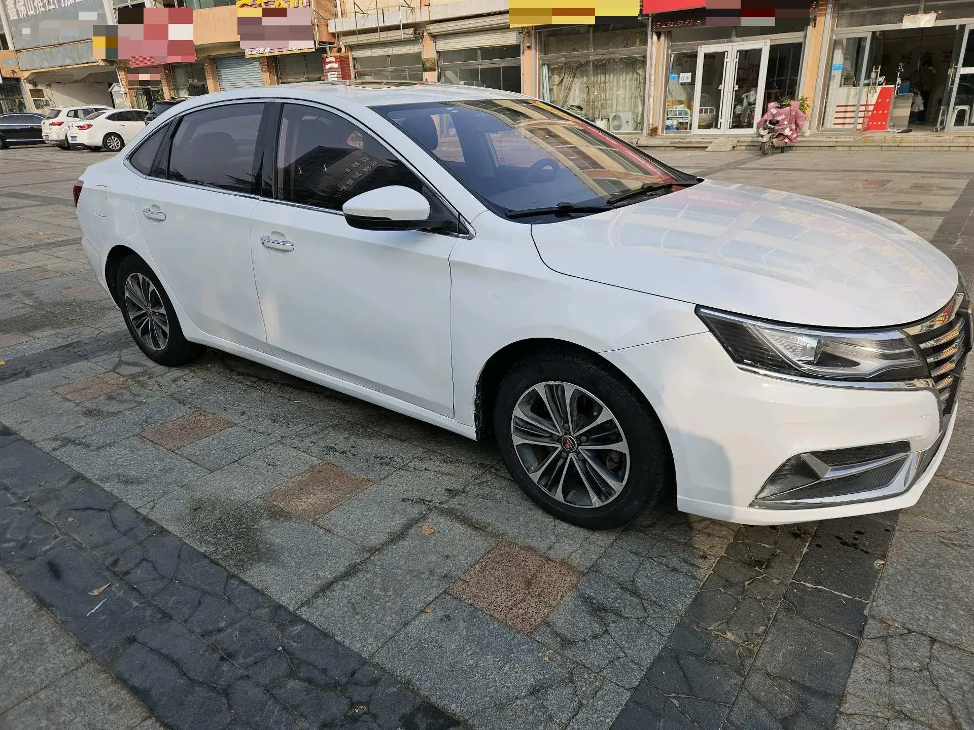 2019 ROEWE I6 thumbnail 3