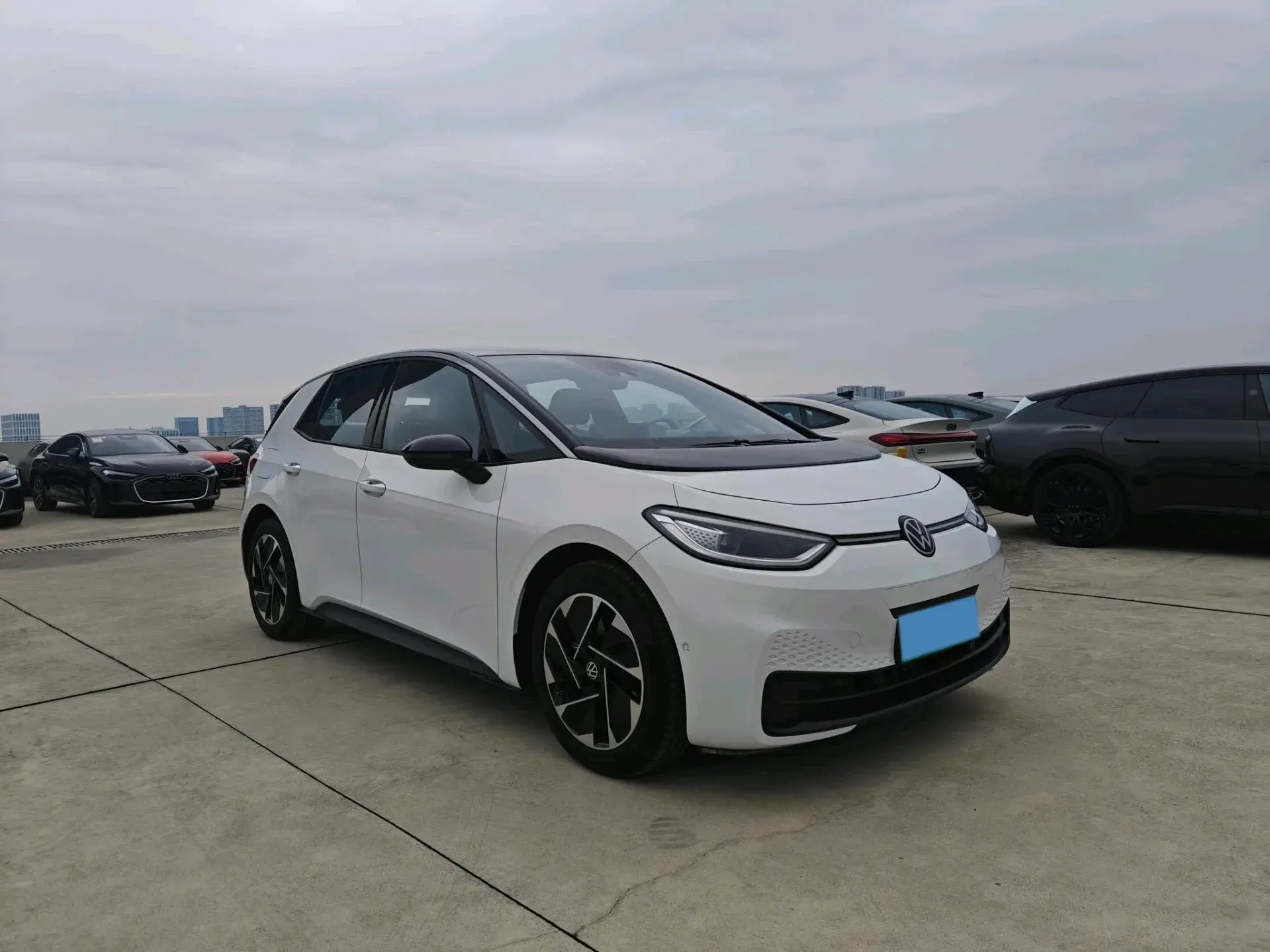 2025 VOLKSWAGEN ID.3 thumbnail 3