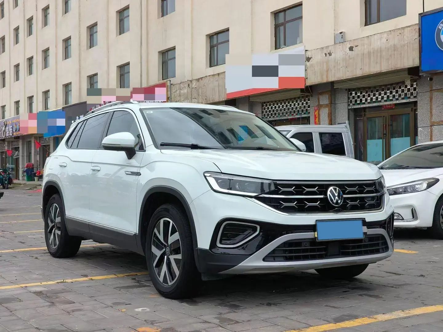 2023 VOLKSWAGEN TAYRON thumbnail 2