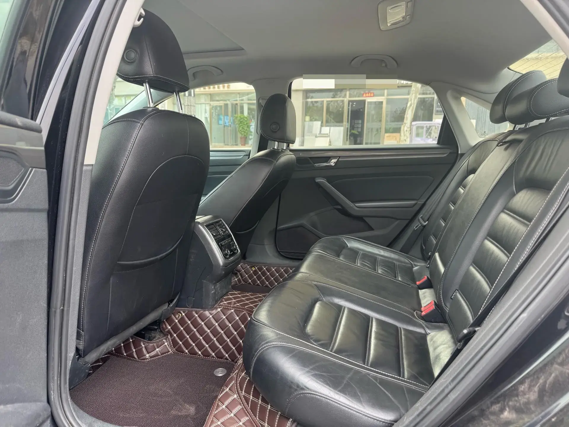 2017 VOLKSWAGEN PASSAT thumbnail 4