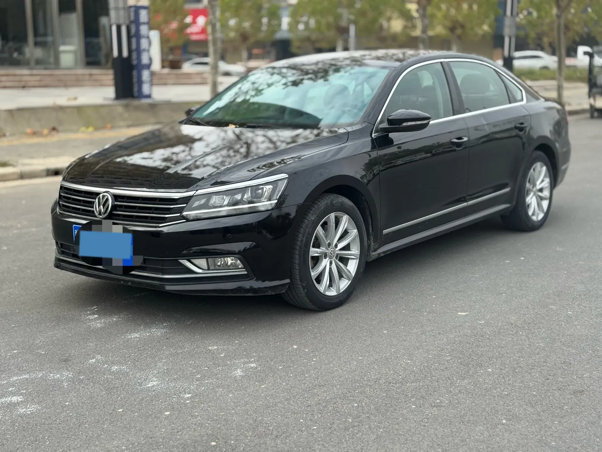 2017 VOLKSWAGEN PASSAT view 1
