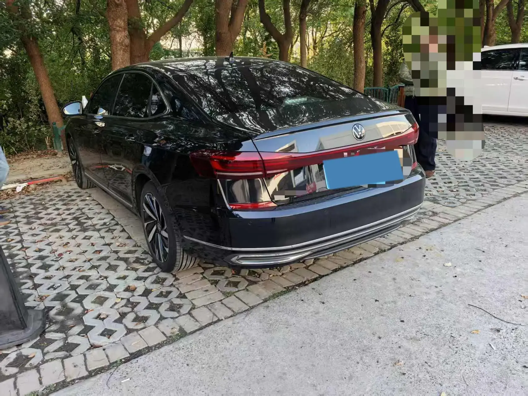 2022 VOLKSWAGEN PASSAT thumbnail 3