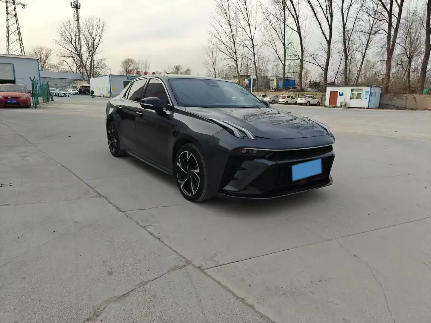 2023 LYNK&CO 03 thumbnail 3