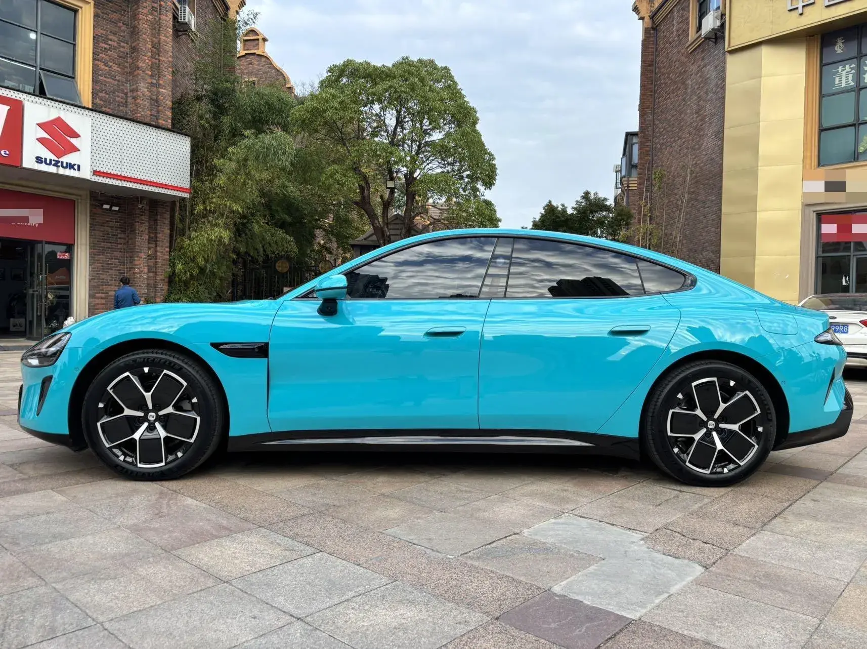 2024 MI SU7 thumbnail 3