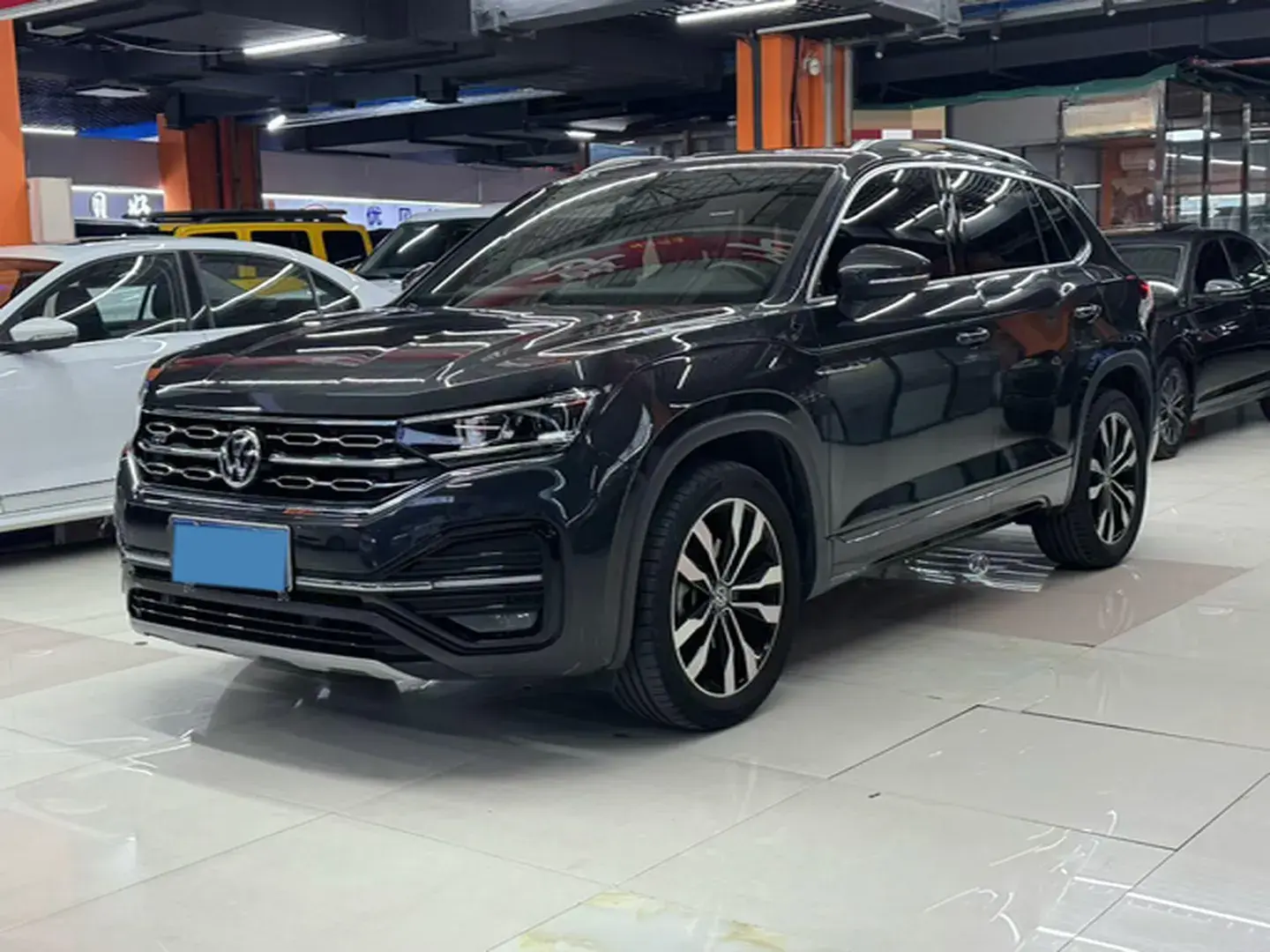 2019 VOLKSWAGEN TAYRON view 1