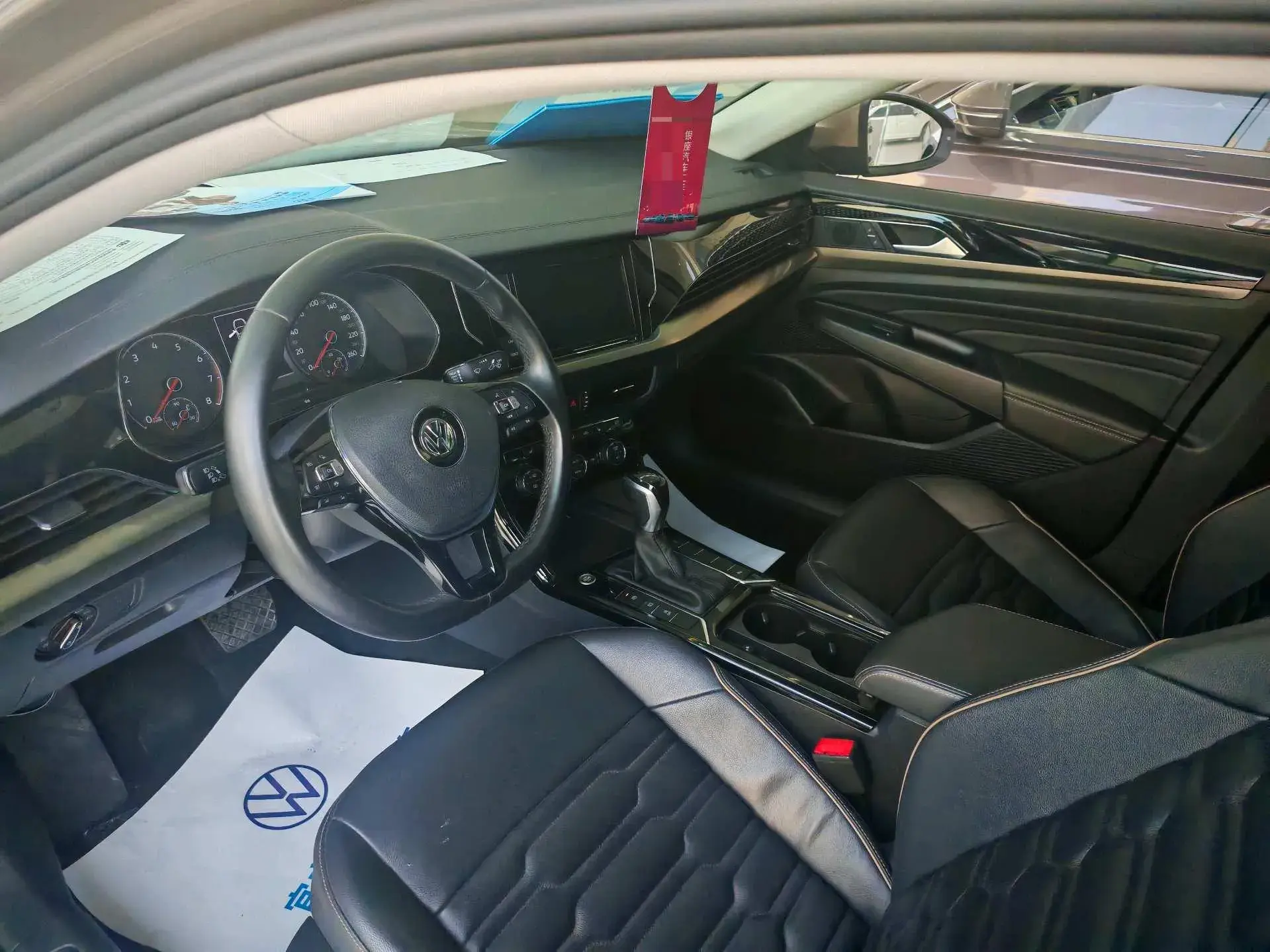 2019 VOLKSWAGEN PASSAT thumbnail 2