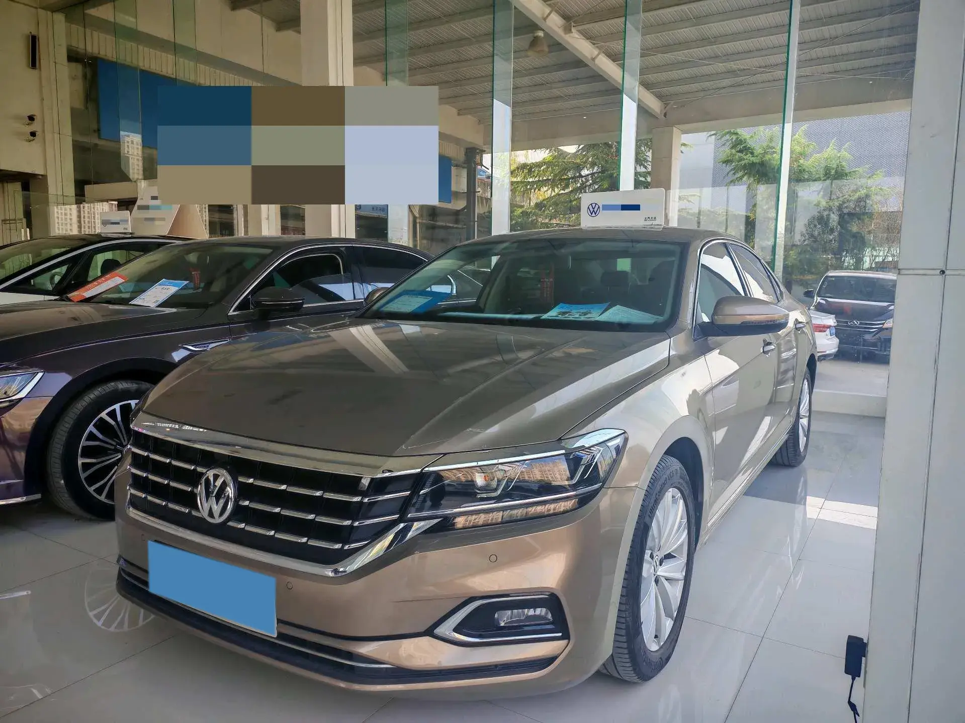 2019 VOLKSWAGEN PASSAT view 1