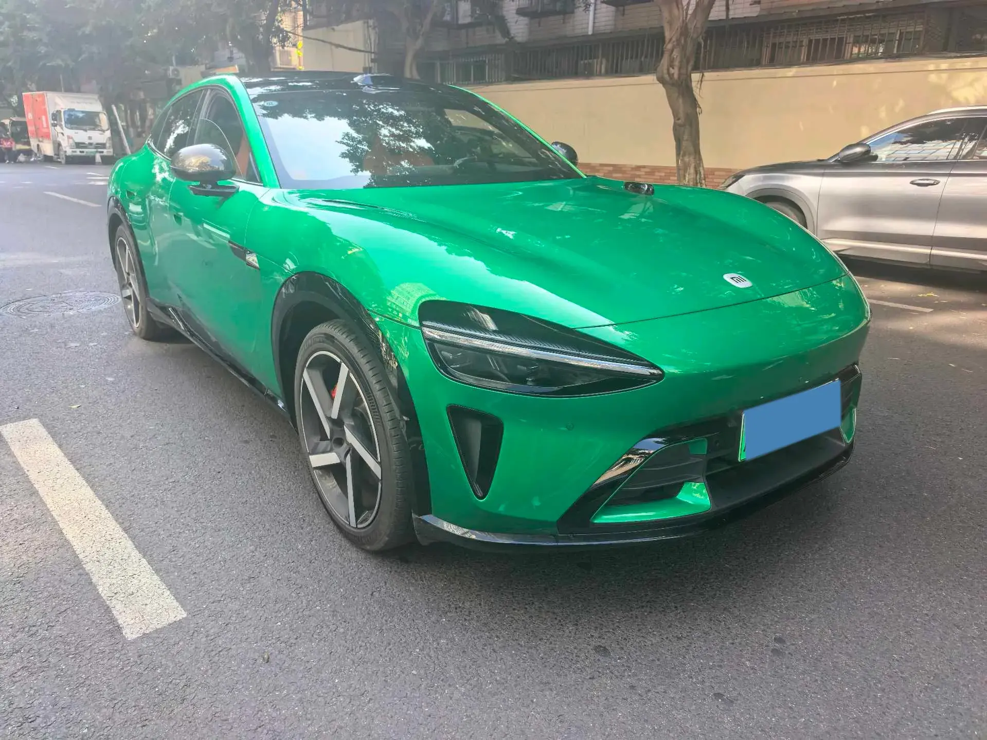 2025 MI YU7 thumbnail 3